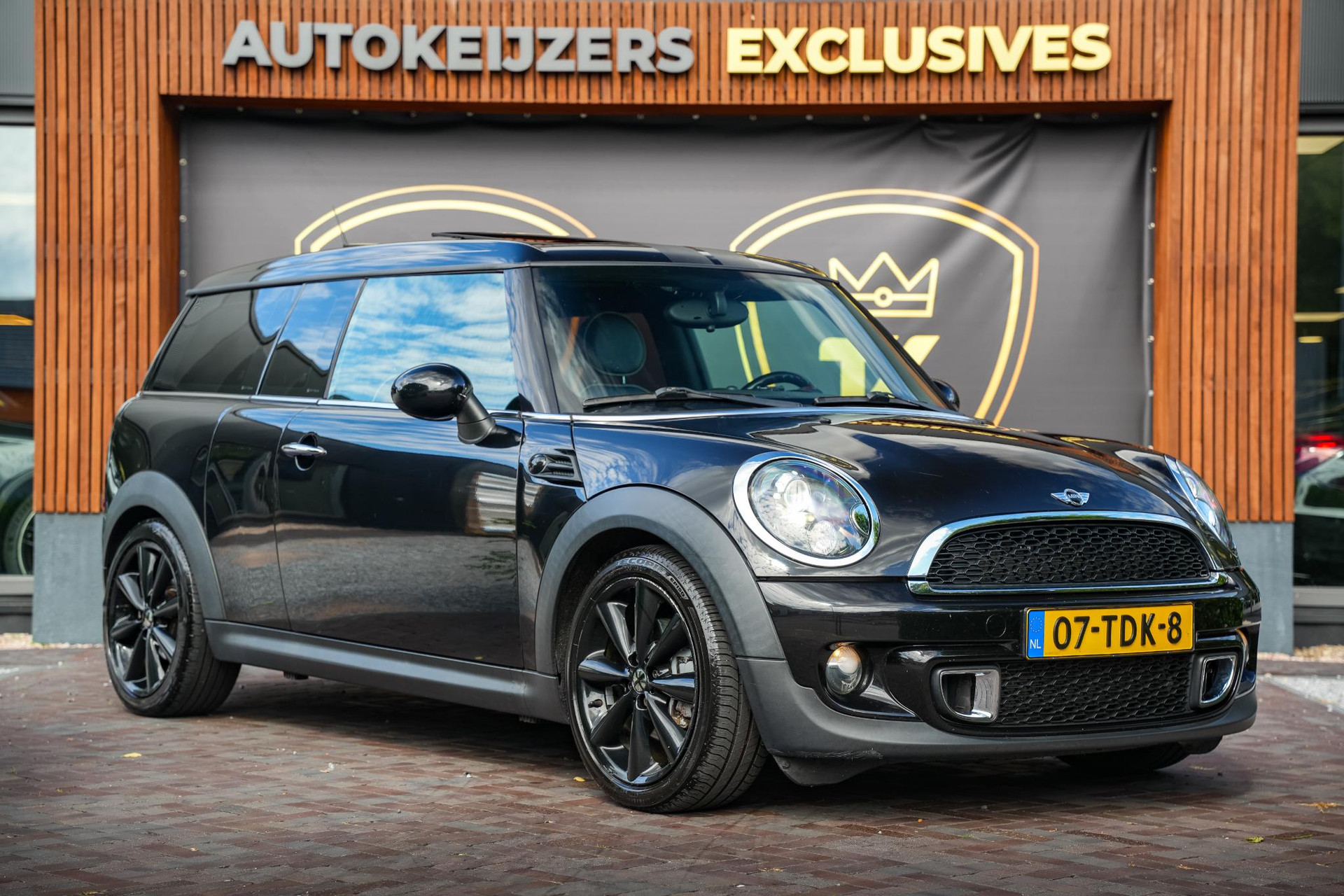 MINI Clubman 1.6 One Business Line 2012 Midnight black metallic 1