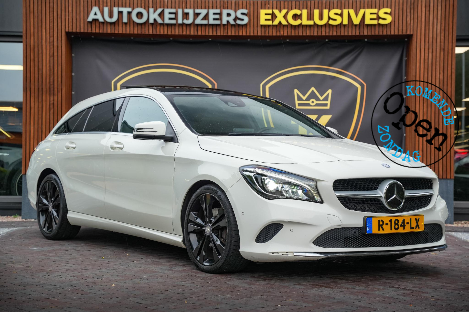 Mercedes-Benz CLA-Klasse Shooting Brake 200 Business 2016 CALCITE WHITE - STANDARD FINISH (650U) 1