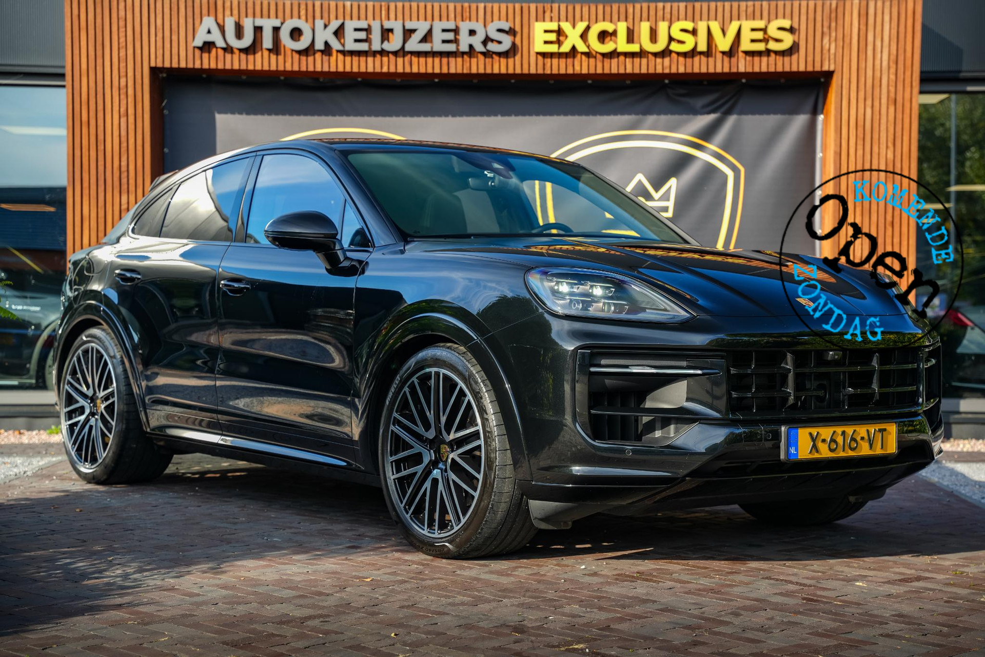 Porsche Cayenne Coupé 3.0 E-Hybrid 2024 Chromitezwartmetallic 1