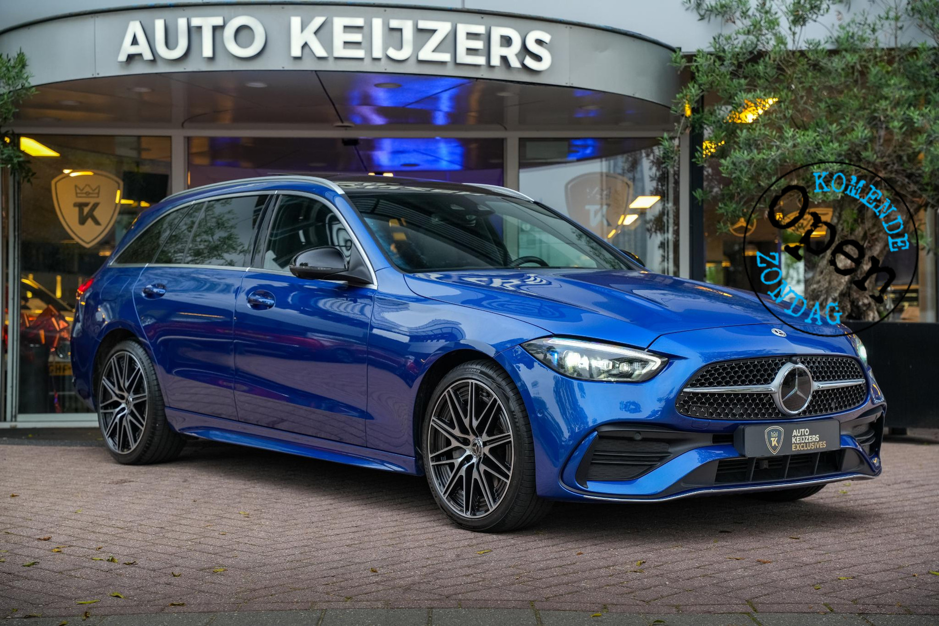 Mercedes-Benz C-Klasse 300 e AMG Line 2021 SPECTRAL BLUE - METALLIC FINISH (970U) 1