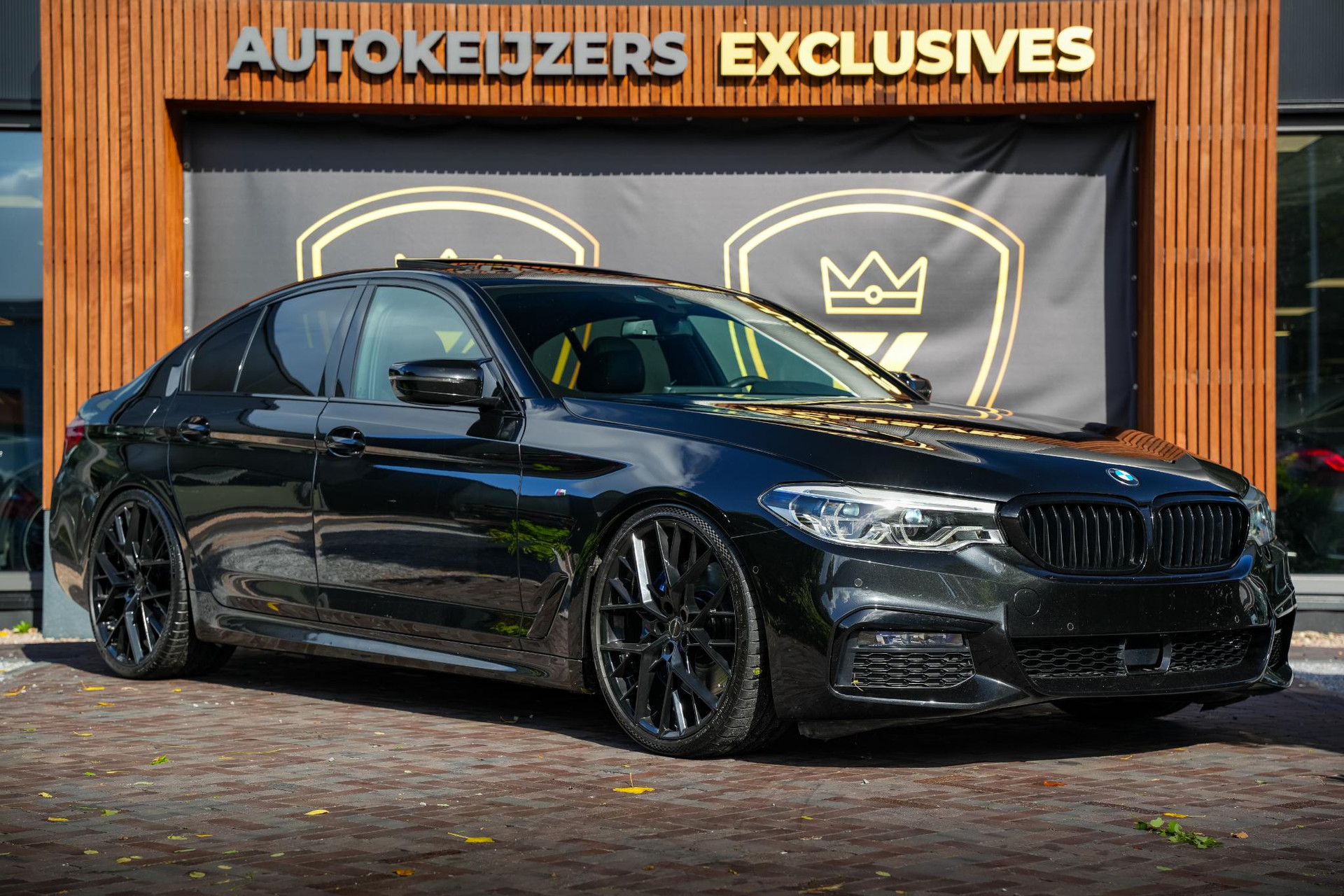 BMW 5 Serie 540i Executive 2018 black-sapphire metallic (475) 1