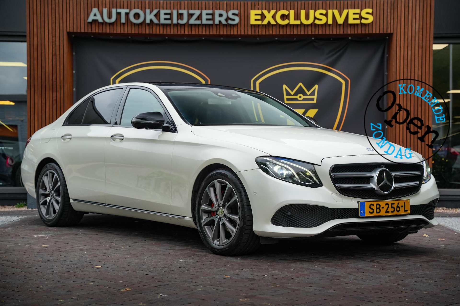 Mercedes-Benz E-Klasse 200 Prestige Plus 2016 DIAMOND WHITE - METALLIC PAINT (799U) 1