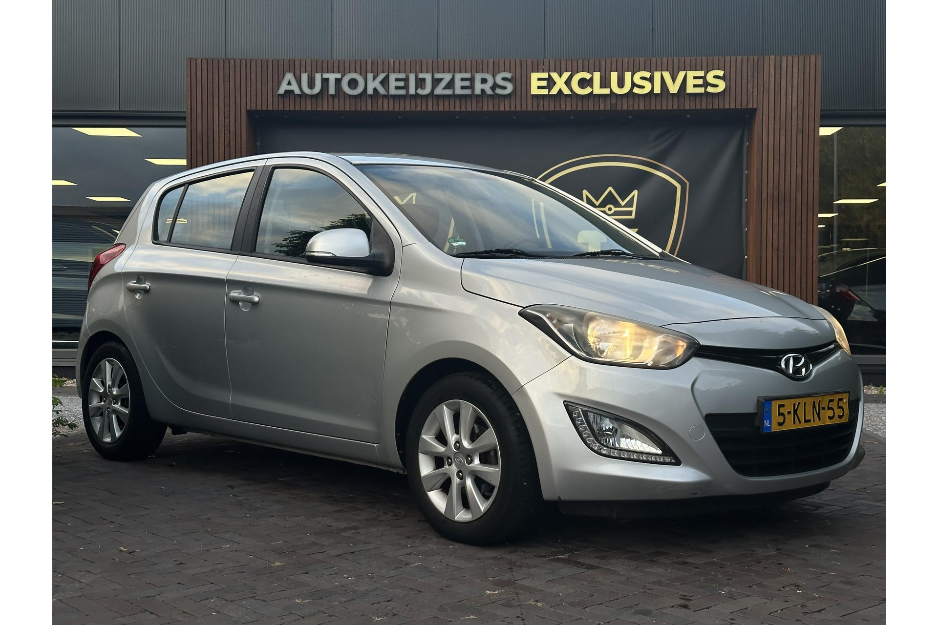 Hyundai i20 1.2i i-Deal 2013 Sleek Silver Metallic (RYS) 1