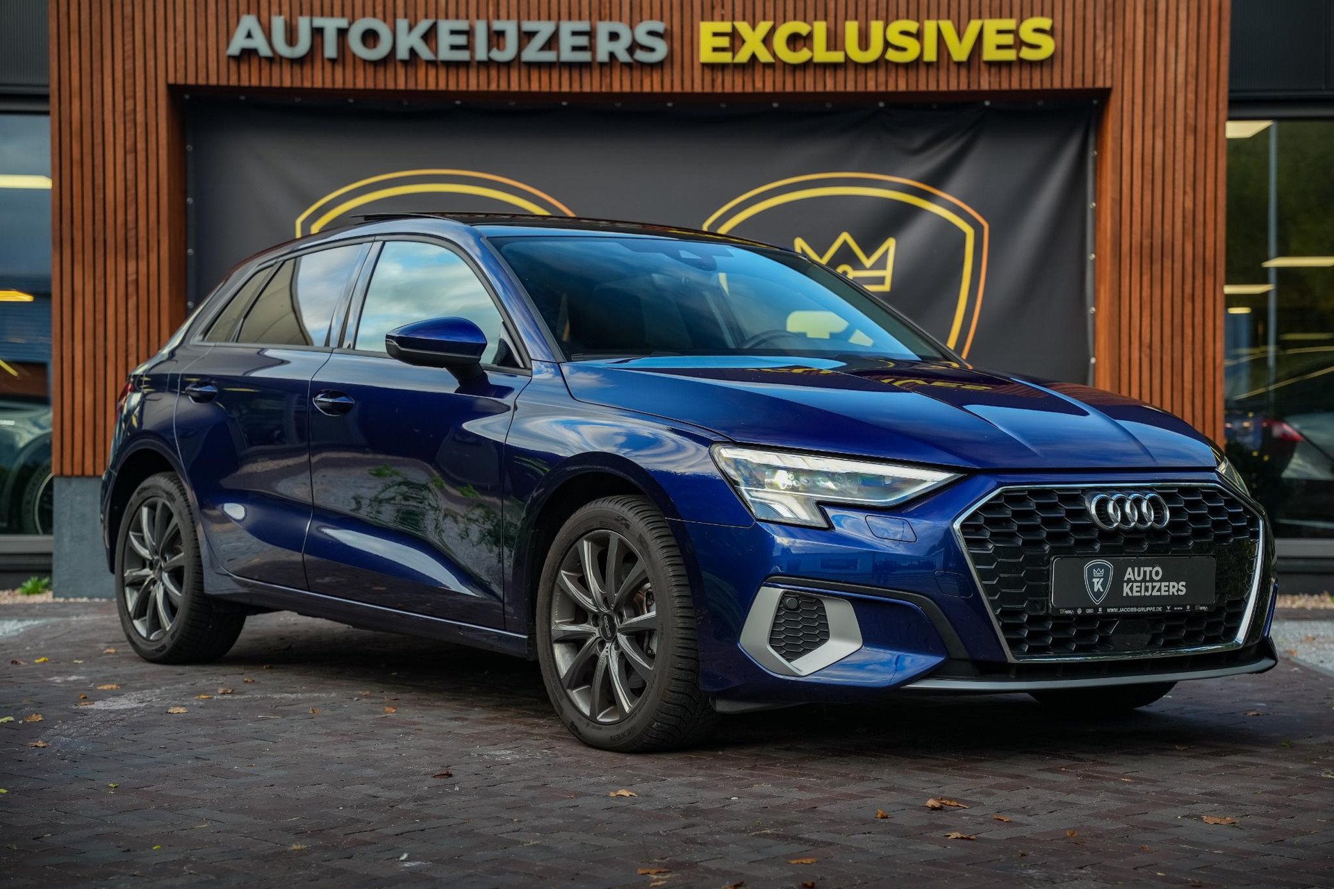 Audi A3 Sportback 40 TFSI e Edition 2022 Navarra blue metallic (2D) 1