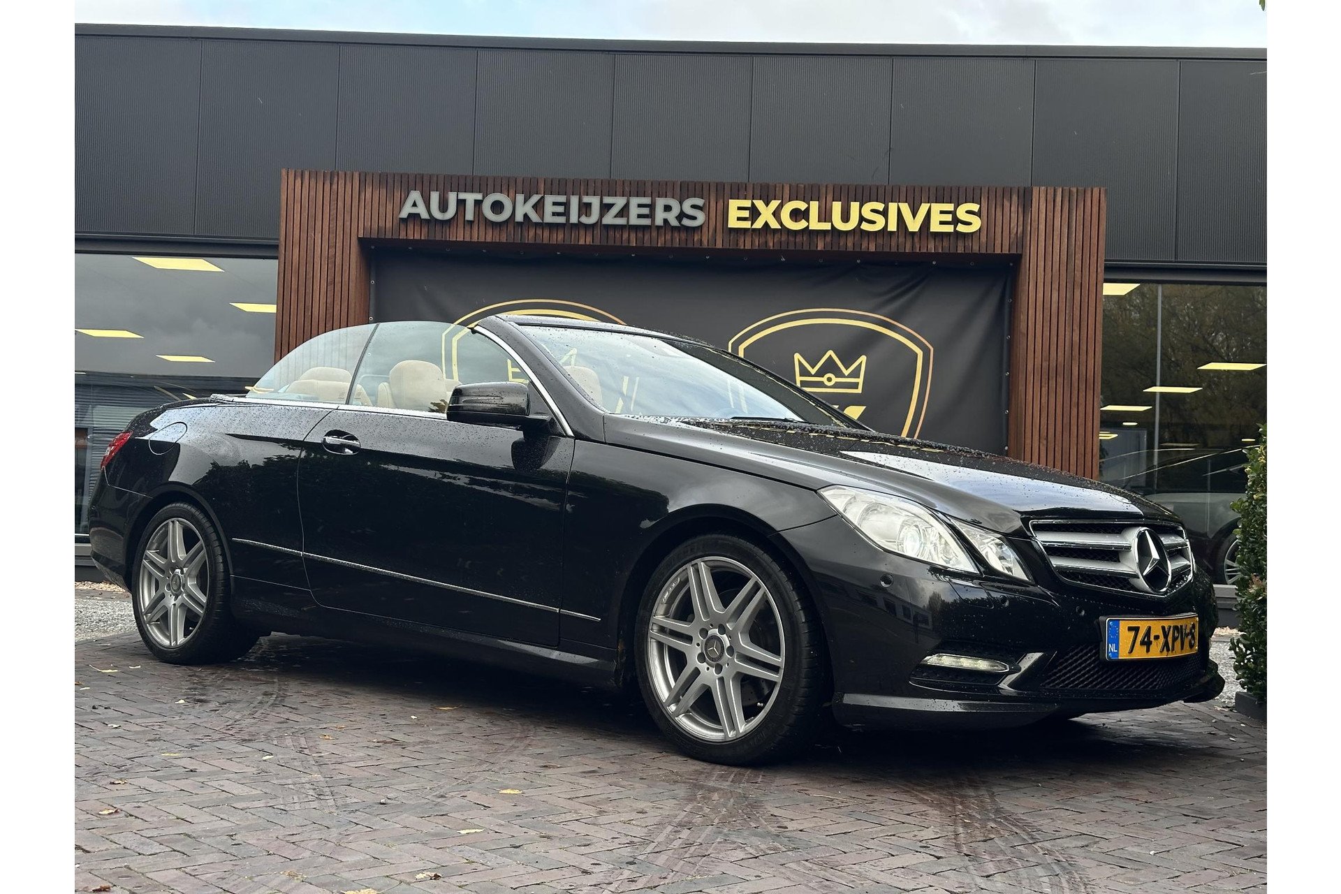 Mercedes-Benz E-Klasse Cabrio 350 CGI Avantgarde 2012 OBSIDIAN BLACK (197U) 1