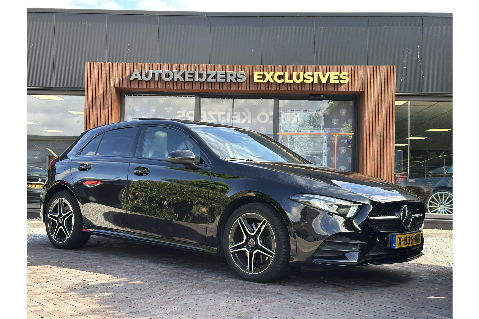 Mercedes-Benz A-Klasse 250 e Business Solution AMG Limited 2020  1