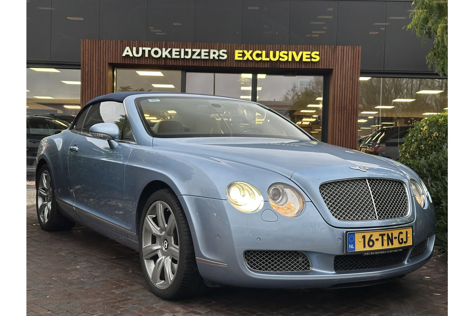 Bentley Continental GTC 6.0 W12 2006  1