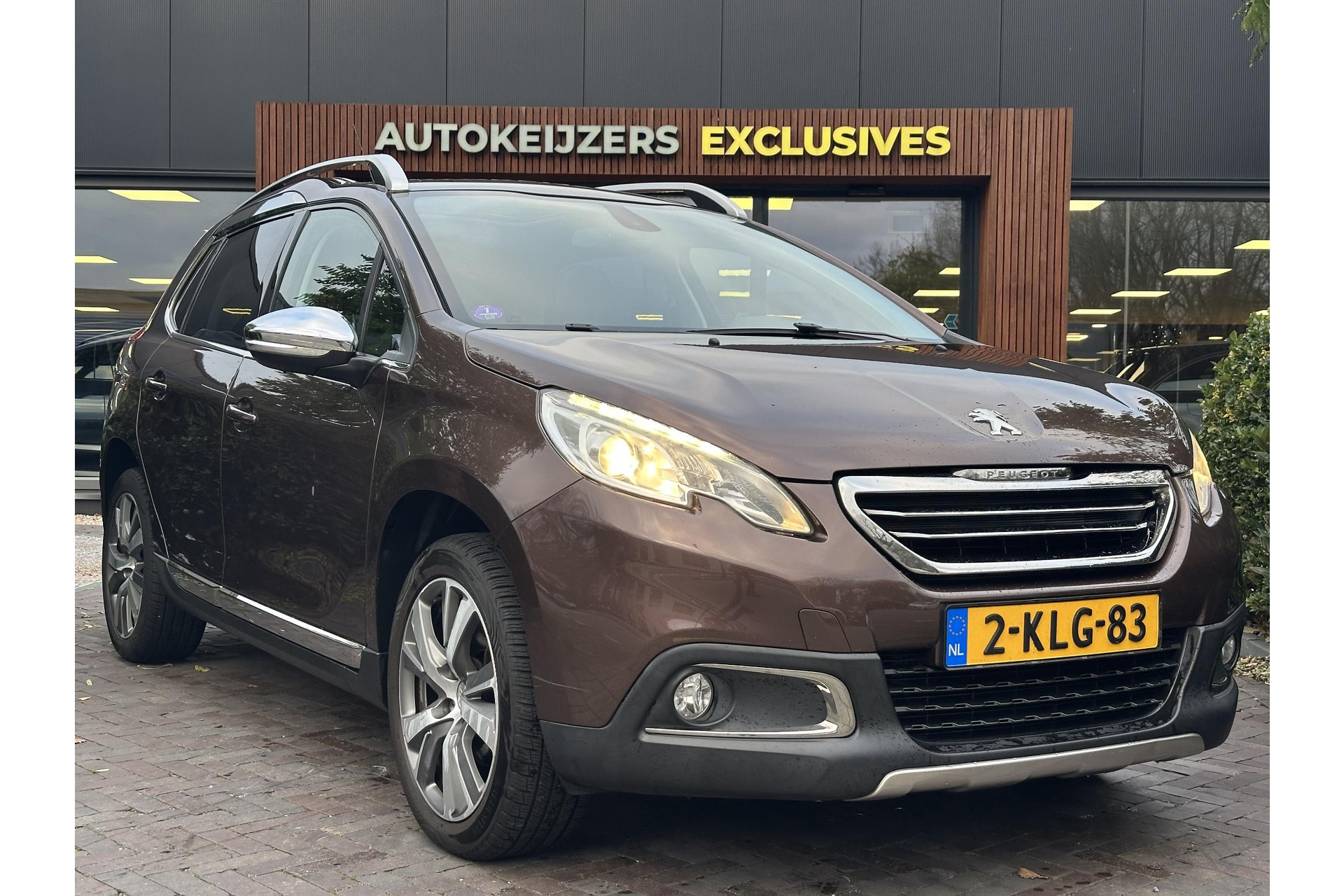 Peugeot 2008 1.6 VTi Féline 2013 Vernismetaallak gris haria 1