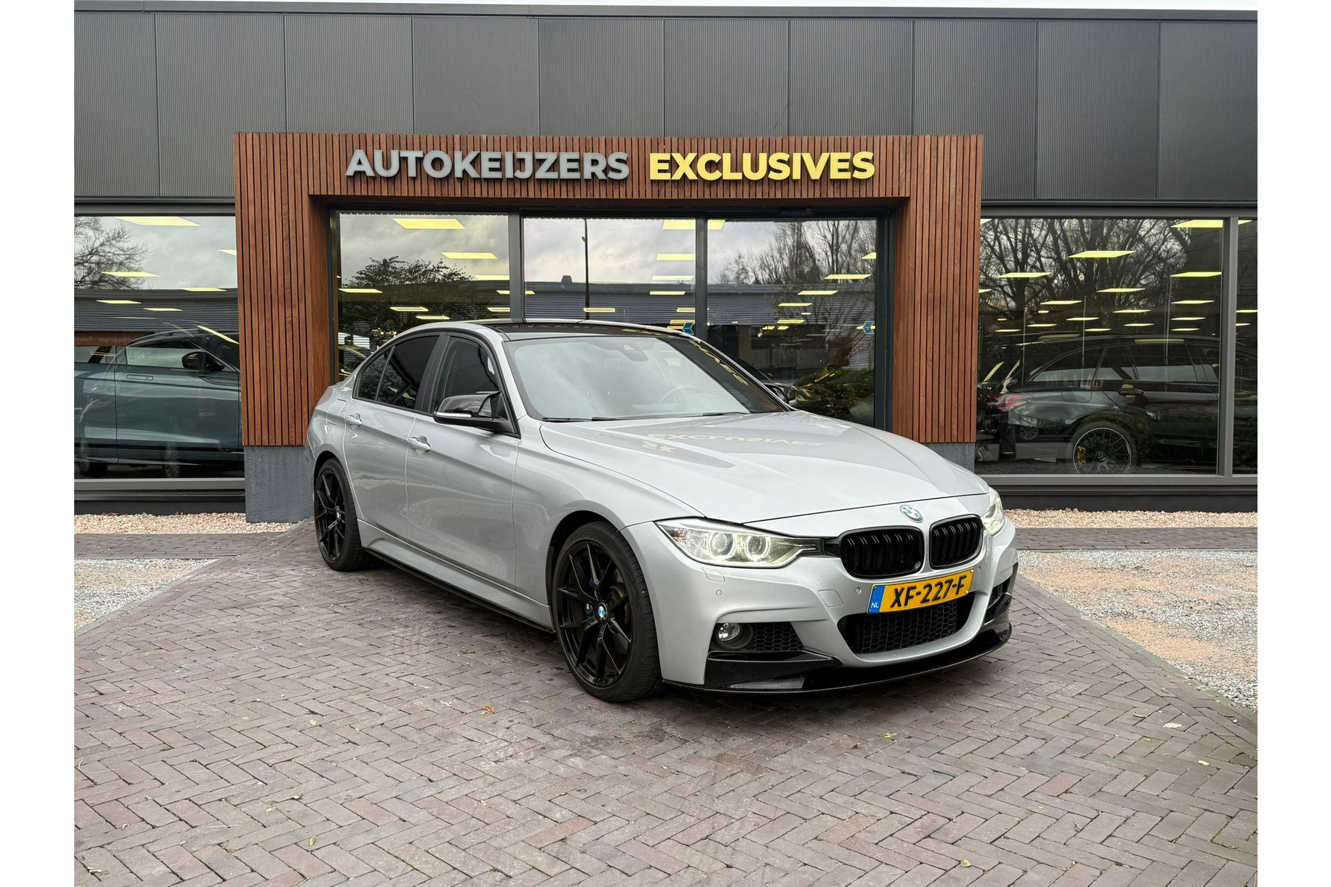 BMW 3-serie 335i xDrive High Executive 2012 Glacier-silber metallic (A83) 1