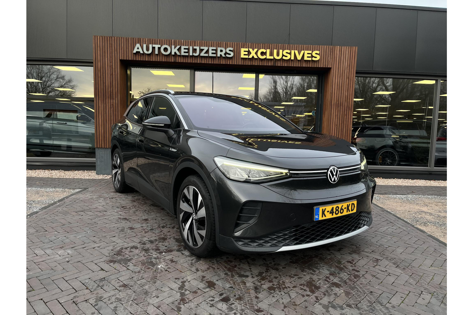 Volkswagen ID.4 First 77 kWh 2020 Mangan grey zwart dak 1