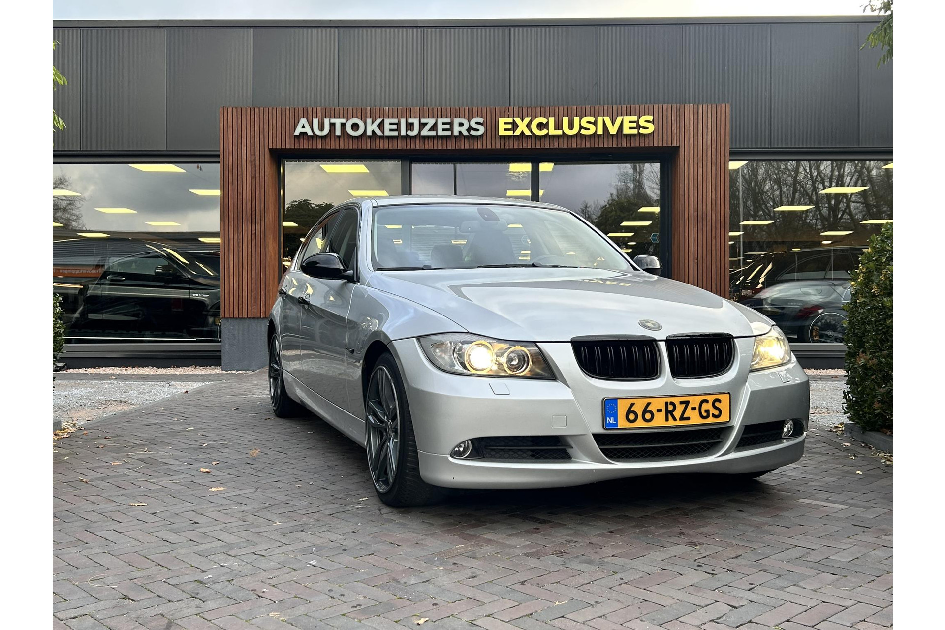 BMW 3-serie 325i Dynamic Executive 2005 Titansilber metallic  1