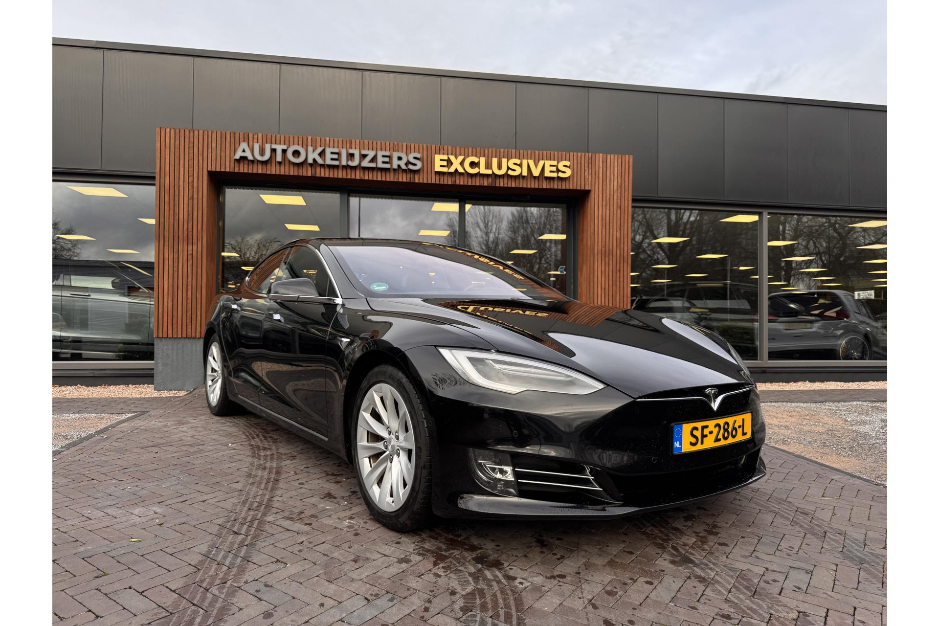Tesla Model S 75D Base 2018  1