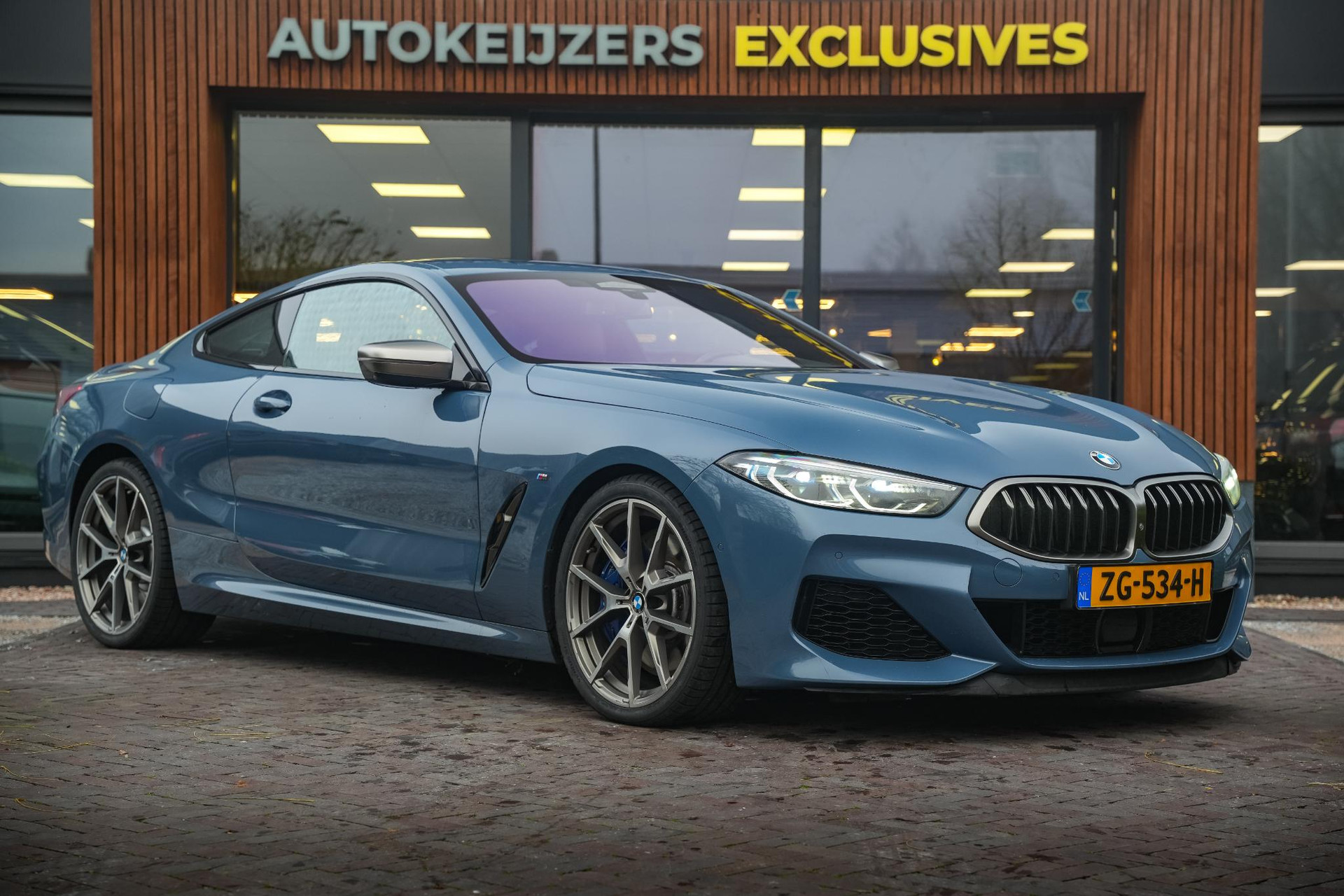 BMW 8 Serie M850i xDrive High Executive 2018 Barcelona blau metallic (C38) 1