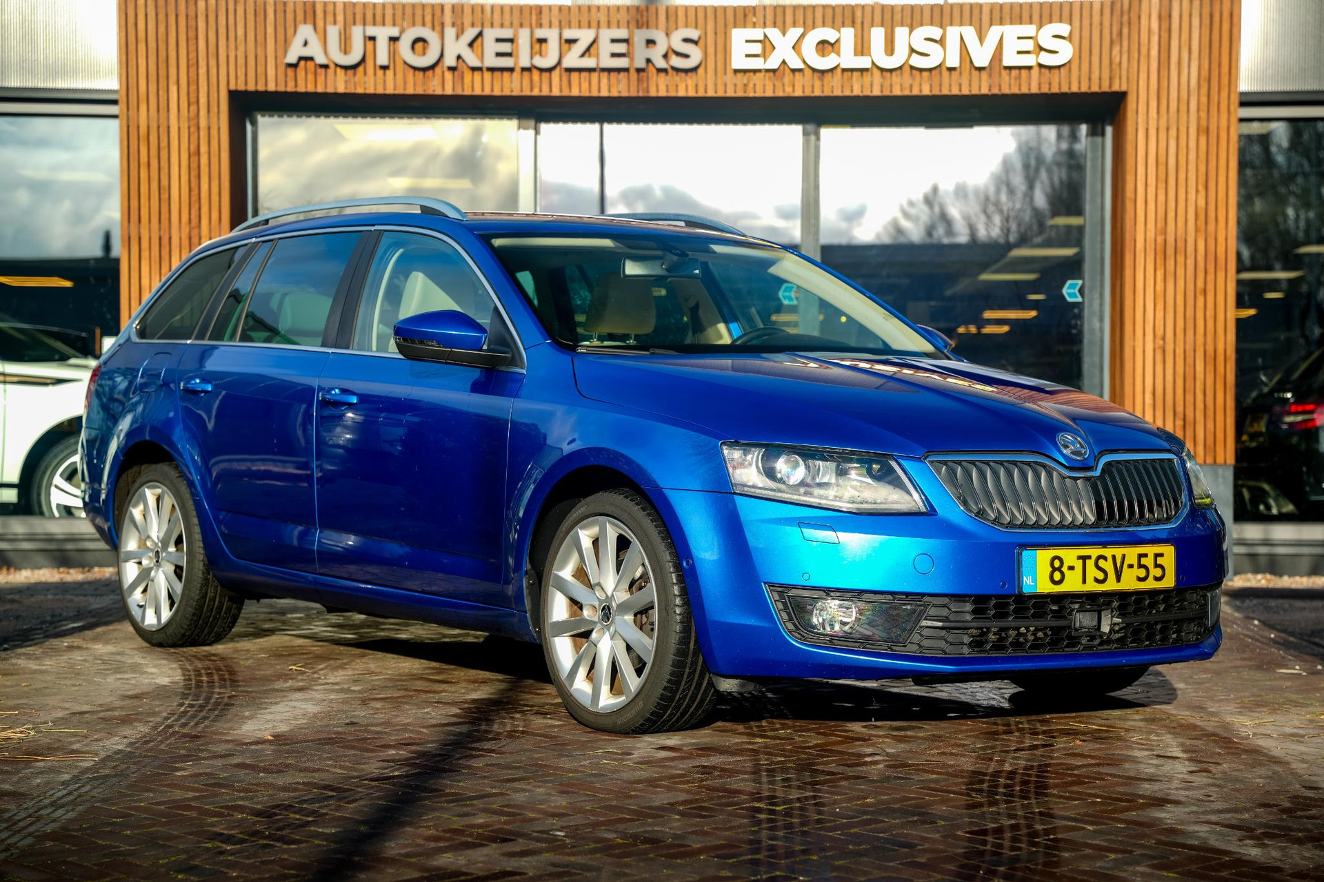 Škoda Octavia Combi 1.4 TSI Greentech Elegance Businessline 2014 Race blue metallic 1