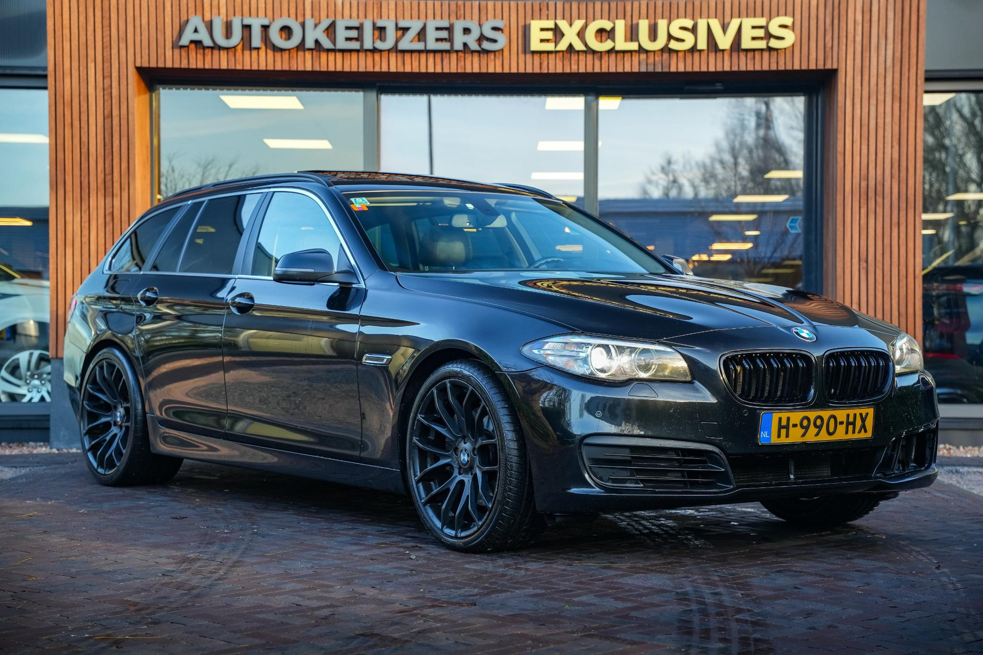 BMW 5 Serie Touring 530d High Executive 2015 black-sapphire metallic (475) 1