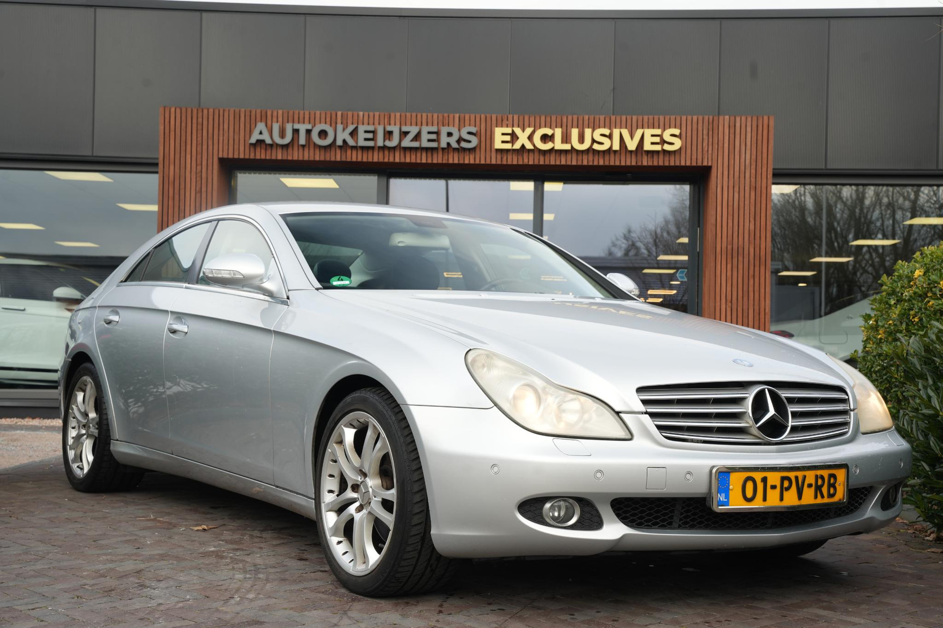 Mercedes-Benz CLS-Klasse 350 2005 IRIDIUM SILVER - METALLIC FINISH (775U) 1