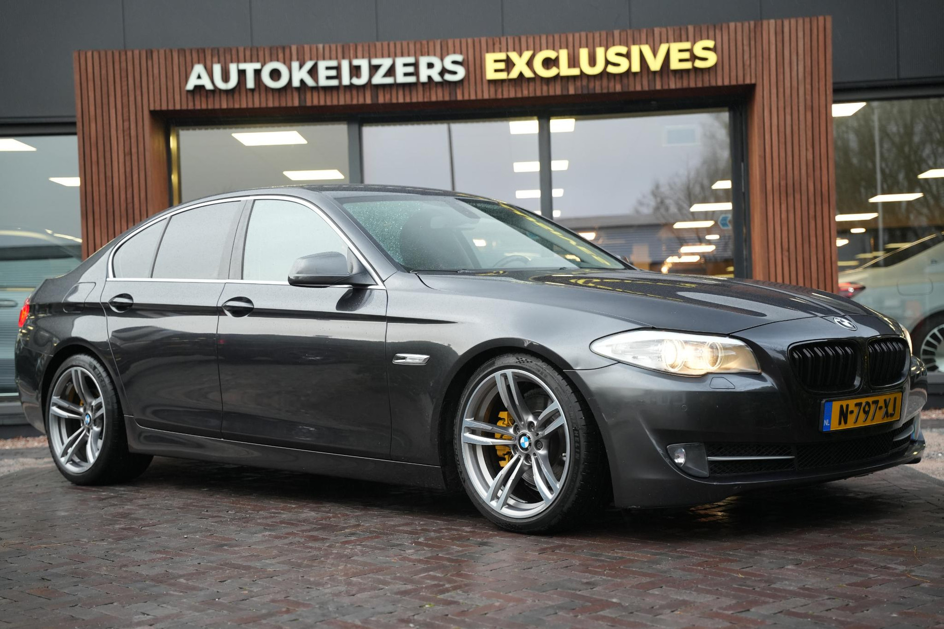 BMW 5 Serie 523i High Executive 2011 Sophisto-grau Brillanteffekt metallic (B90) 1