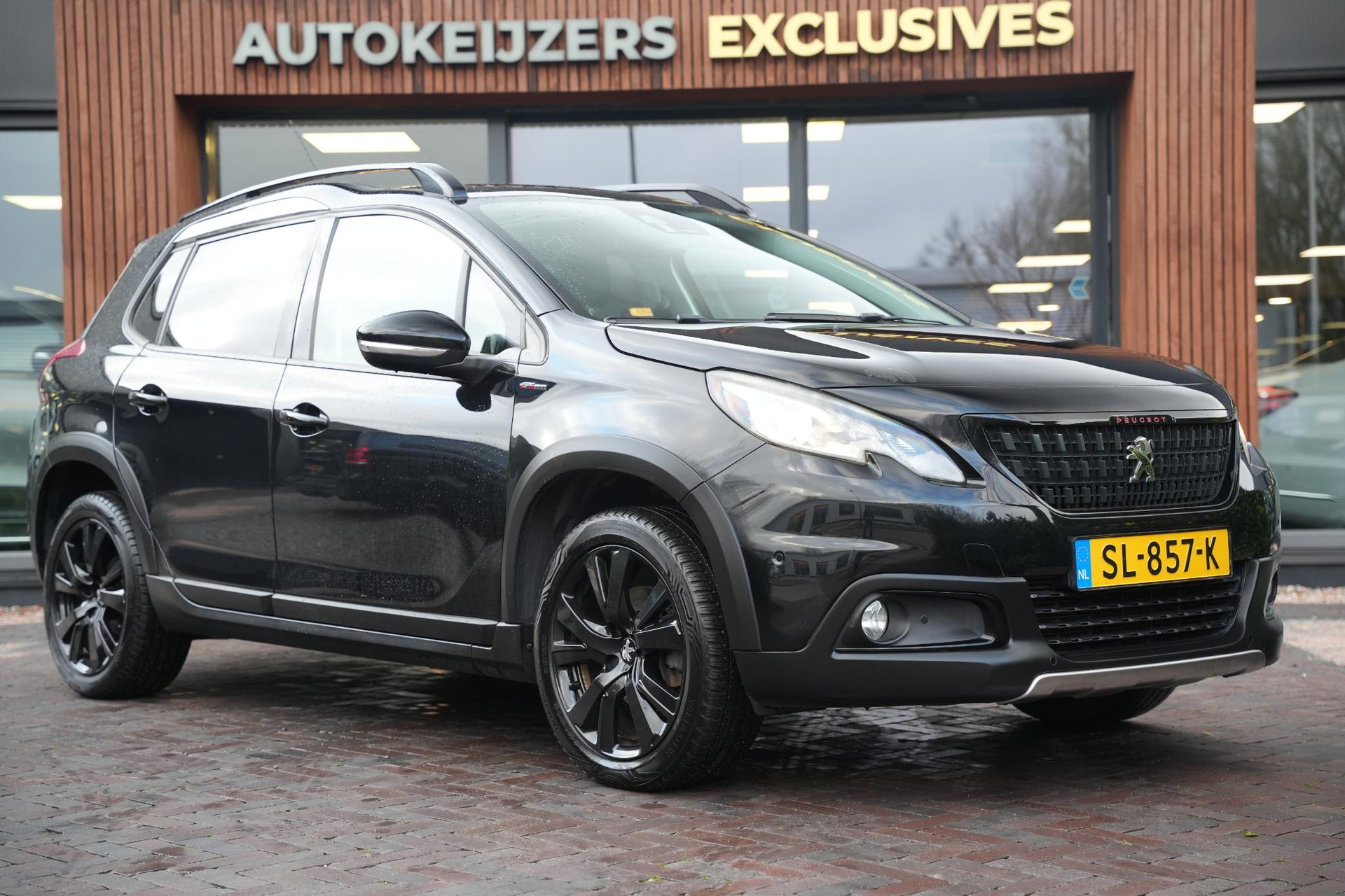 Peugeot 2008 1.2 PureTech GT-line 2018 Vernismetaallak noir perla nera 1