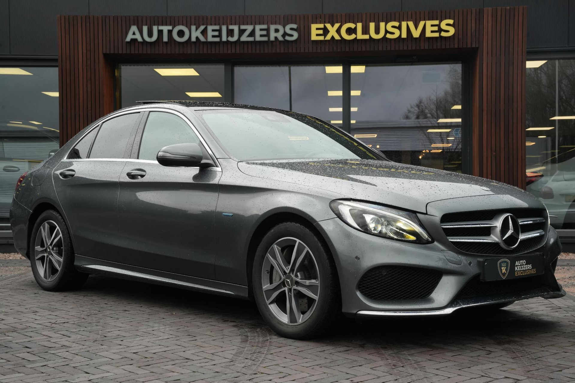 Mercedes-Benz C-Klasse 350 e 2018 SELENITE GRAY - METALLIC PAINT (992U) 1