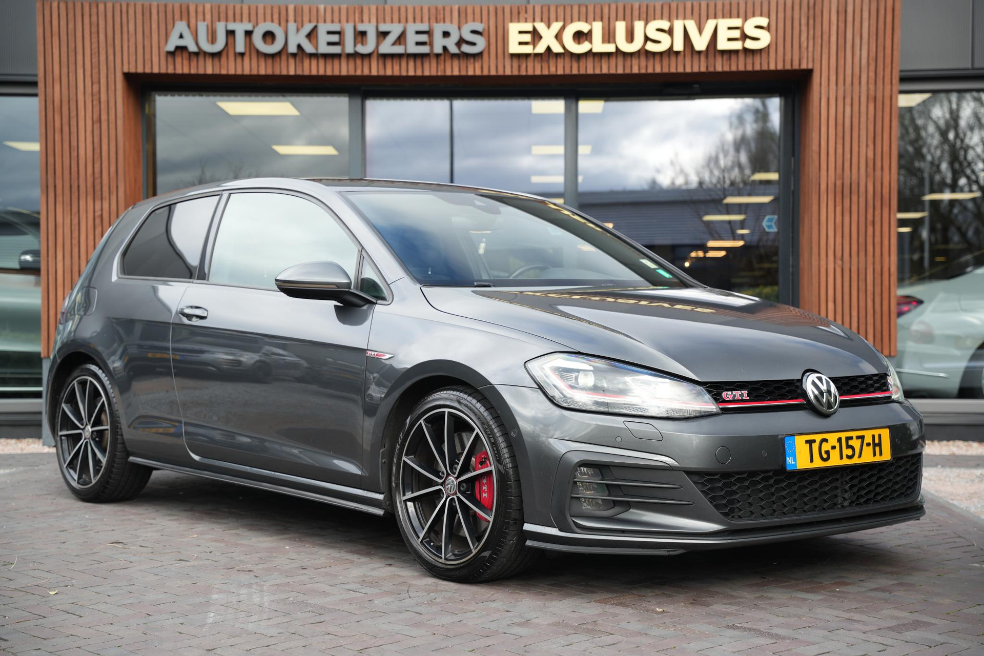 Volkswagen Golf 2.0 TSI GTI Performance 2017 Metallic indium grey (X3X3) 1