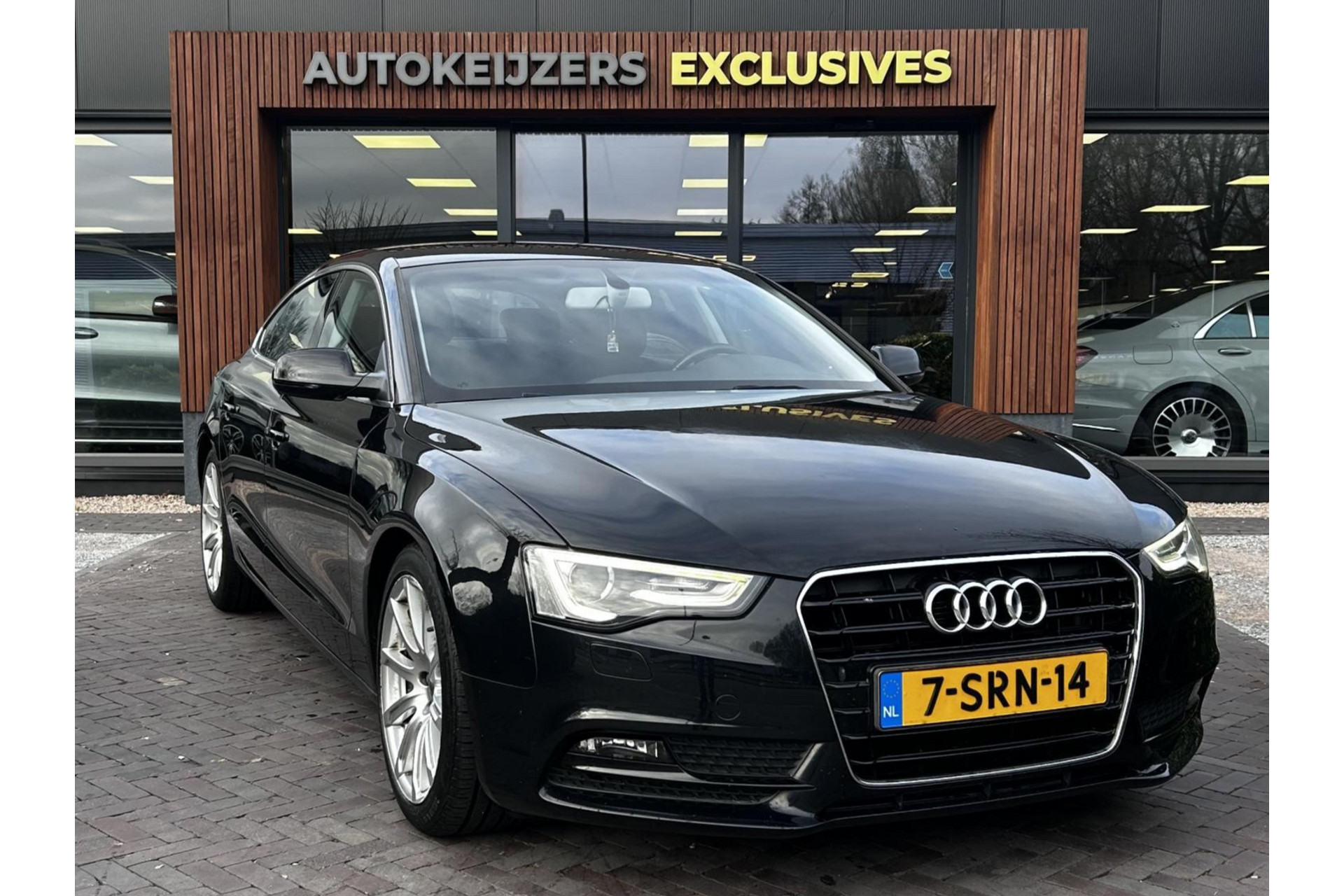 Audi A5 Sportback 1.8 TFSI Business Edition 2013 Phantomzwart pareleffect 1