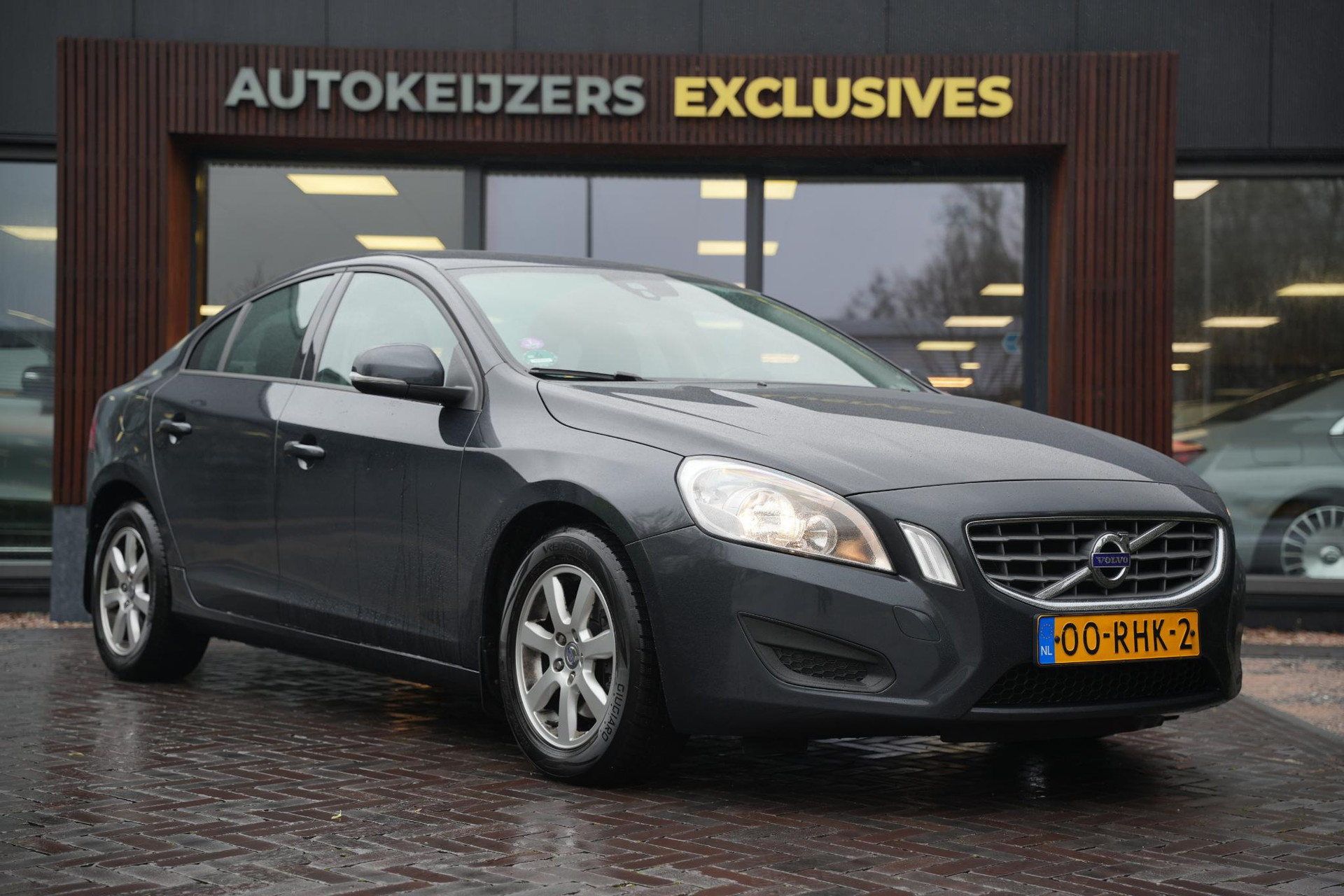 Volvo S60 1.6 T4 Kinetic 2011 SAVILE GREY (492) 1