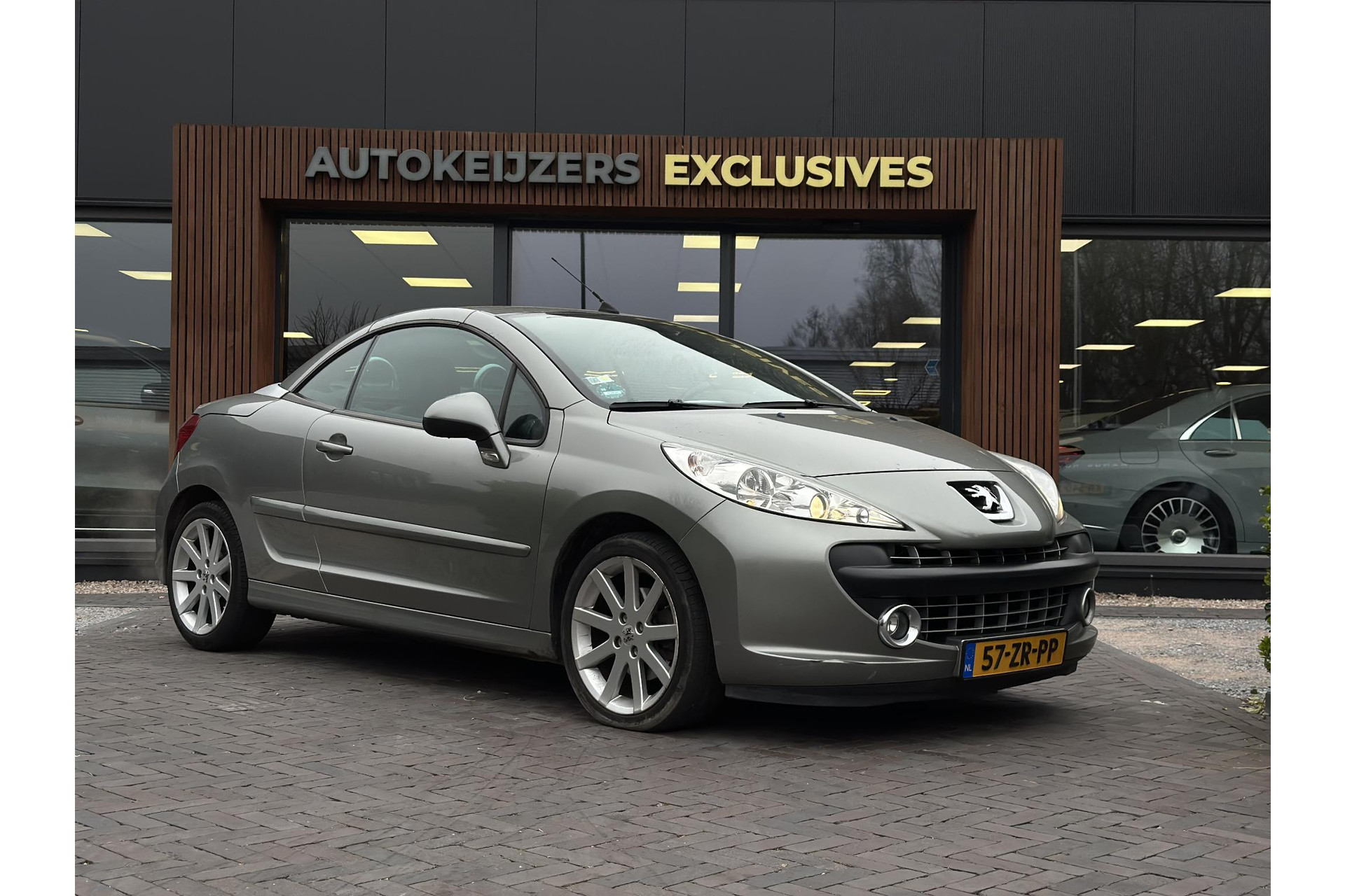 Peugeot 207 CC 1.6 VTi Roland Garros 2008  1