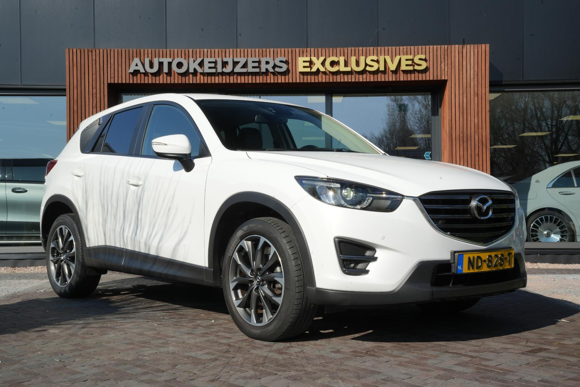 Mazda CX-5 2.0 SkyActiv-G 165 GT-M Line 2WD 2017 Crystal white pearl 1