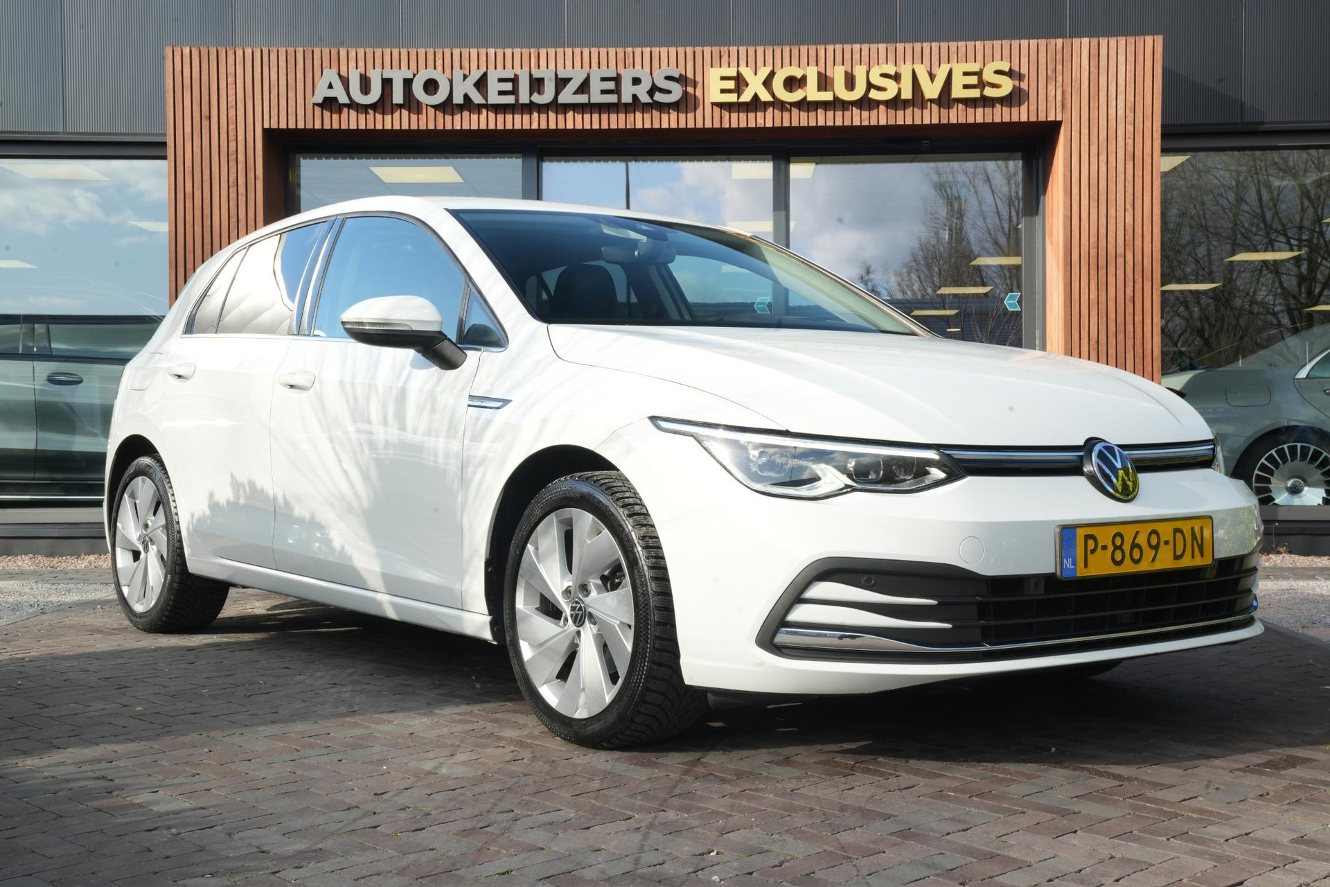 Volkswagen Golf 1.5 TSI Style 2022 Pure white 1