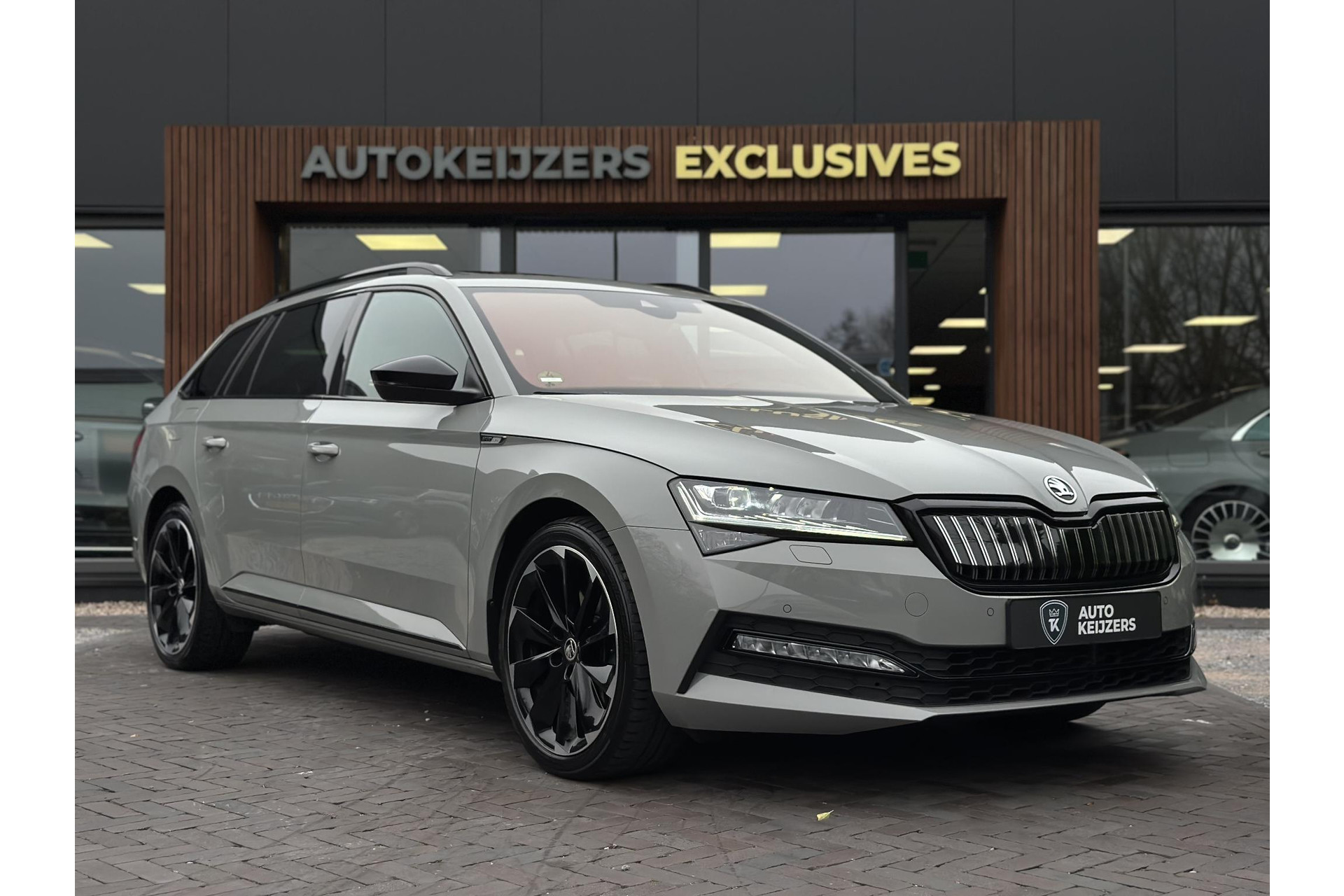 Škoda Superb Combi 1.4 TSI iV Sportline Business 2022 Steel grey 1