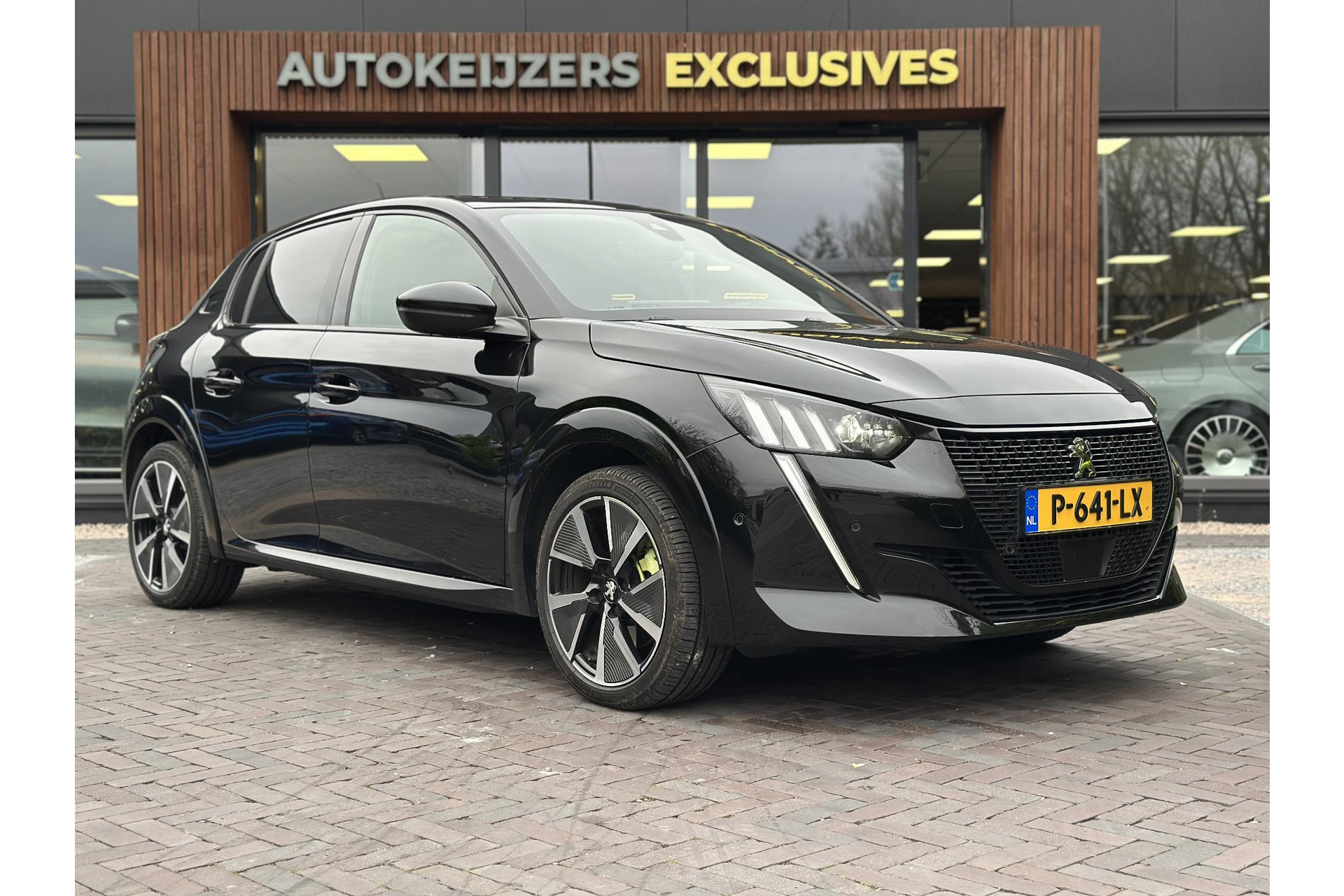 Peugeot e-208 EV GT Pack 50 kWh 2021 BLACK PEARL PAINT (KTV) 1