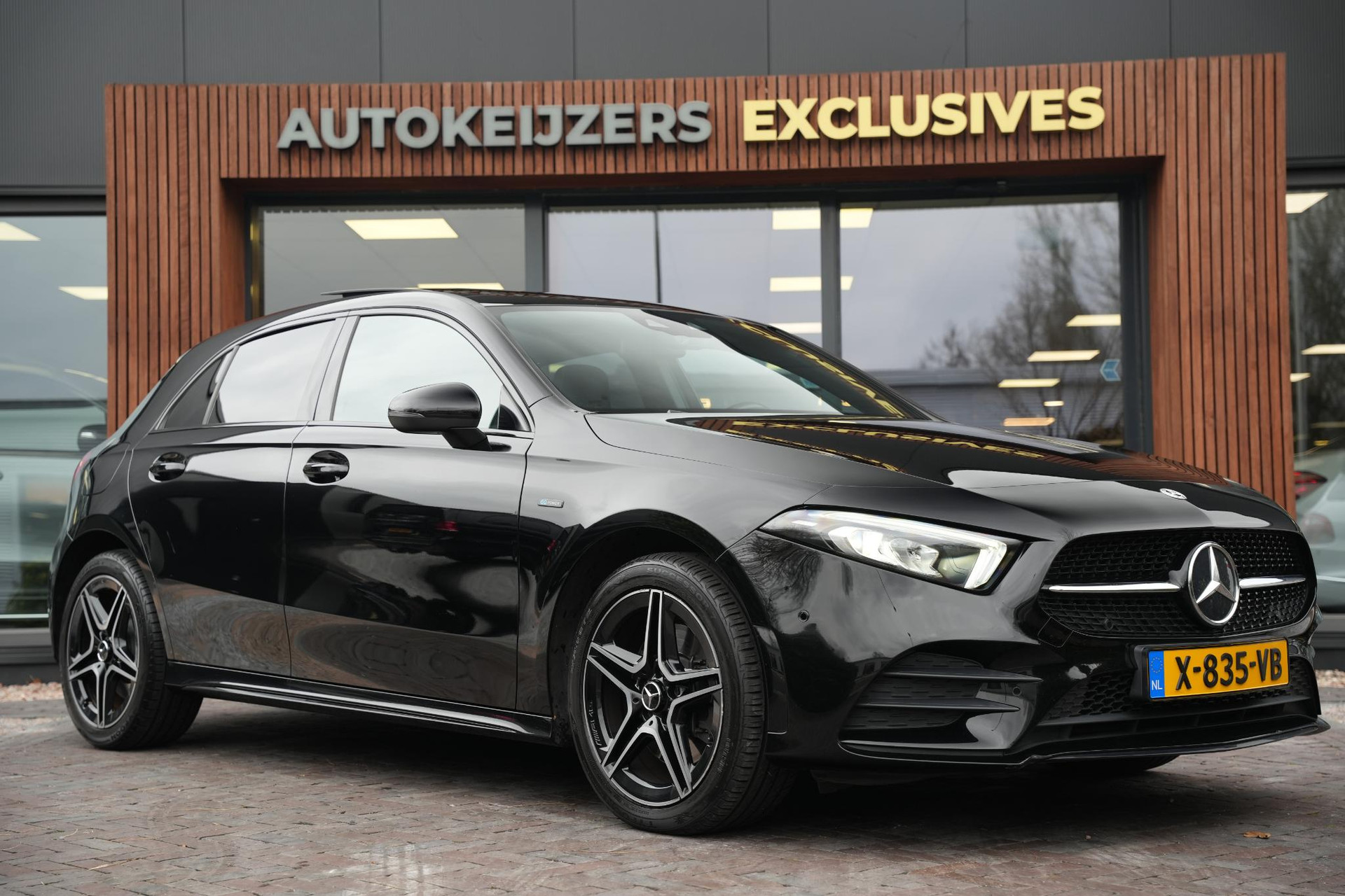 Mercedes-Benz A-Klasse 250 e Business Solution AMG Limited 2020  1