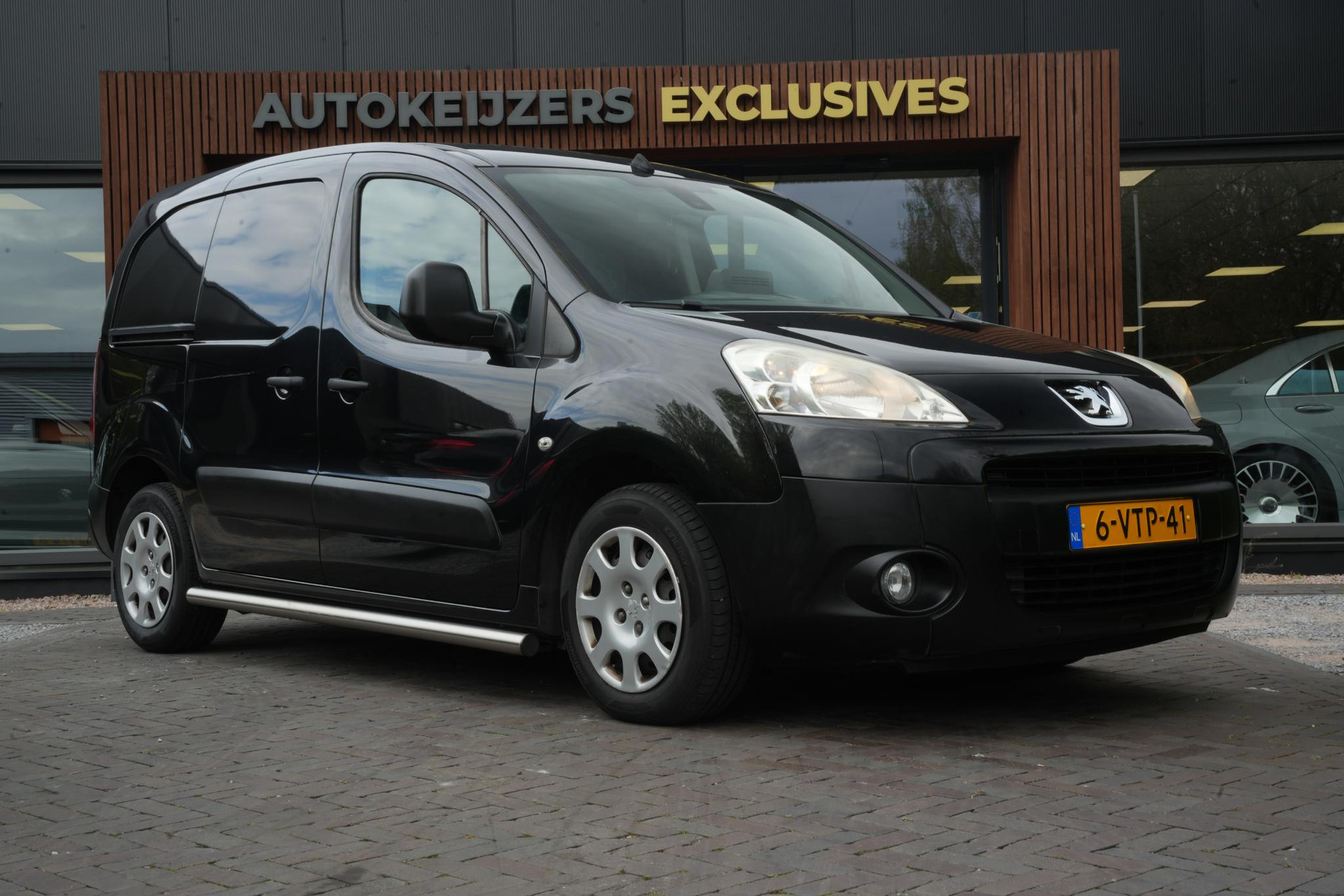 Peugeot Partner 120 1.6 e-HDI L1 XT Profit + 2012 ONYX BLACK PAINT (EXY) 1
