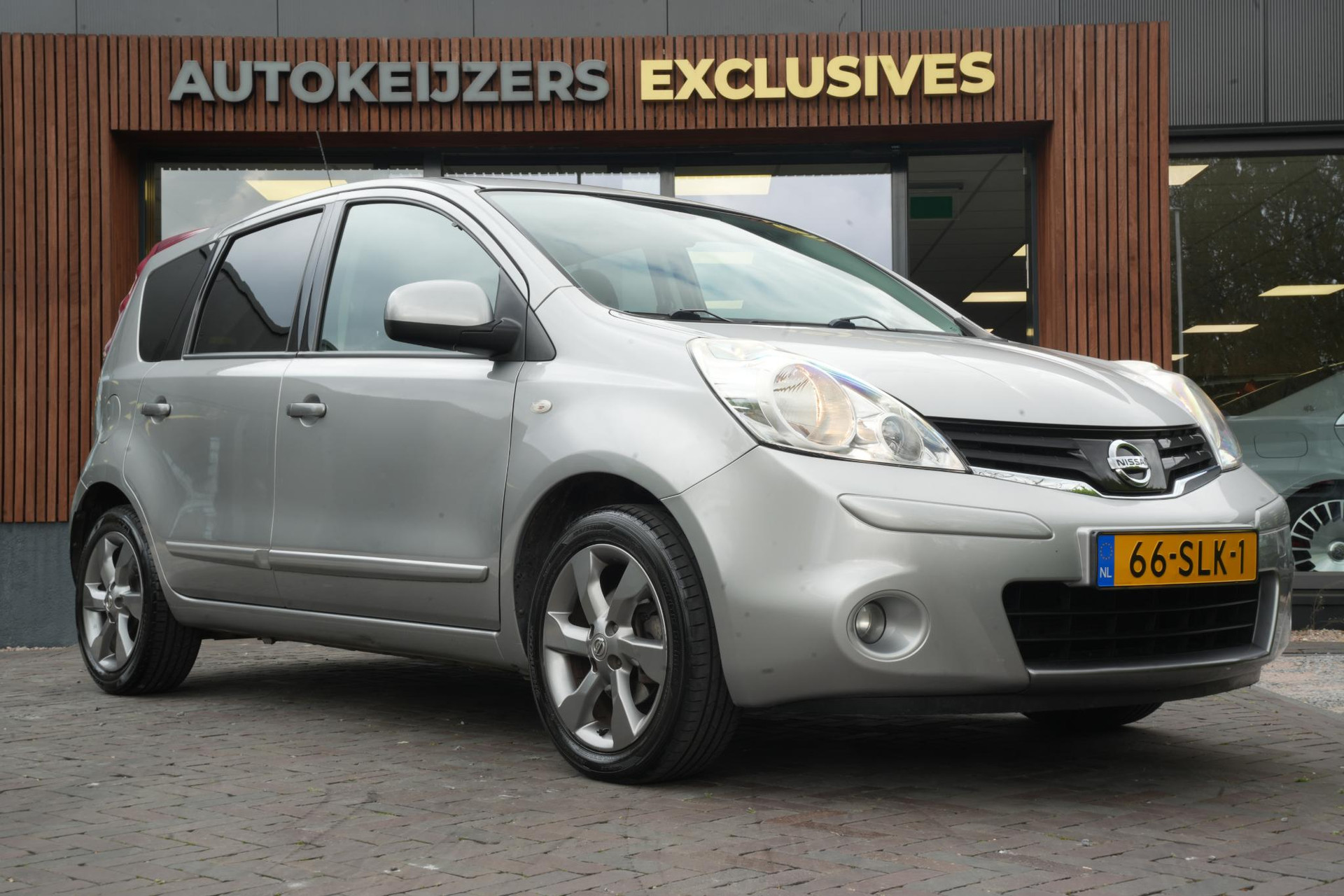 Nissan Note 1.6 Connect Edition 2011  1