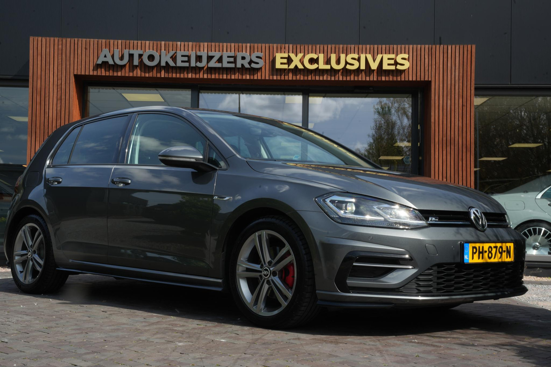 Volkswagen Golf 1.4 TSI Highline 2017 Indium grey metallic 1