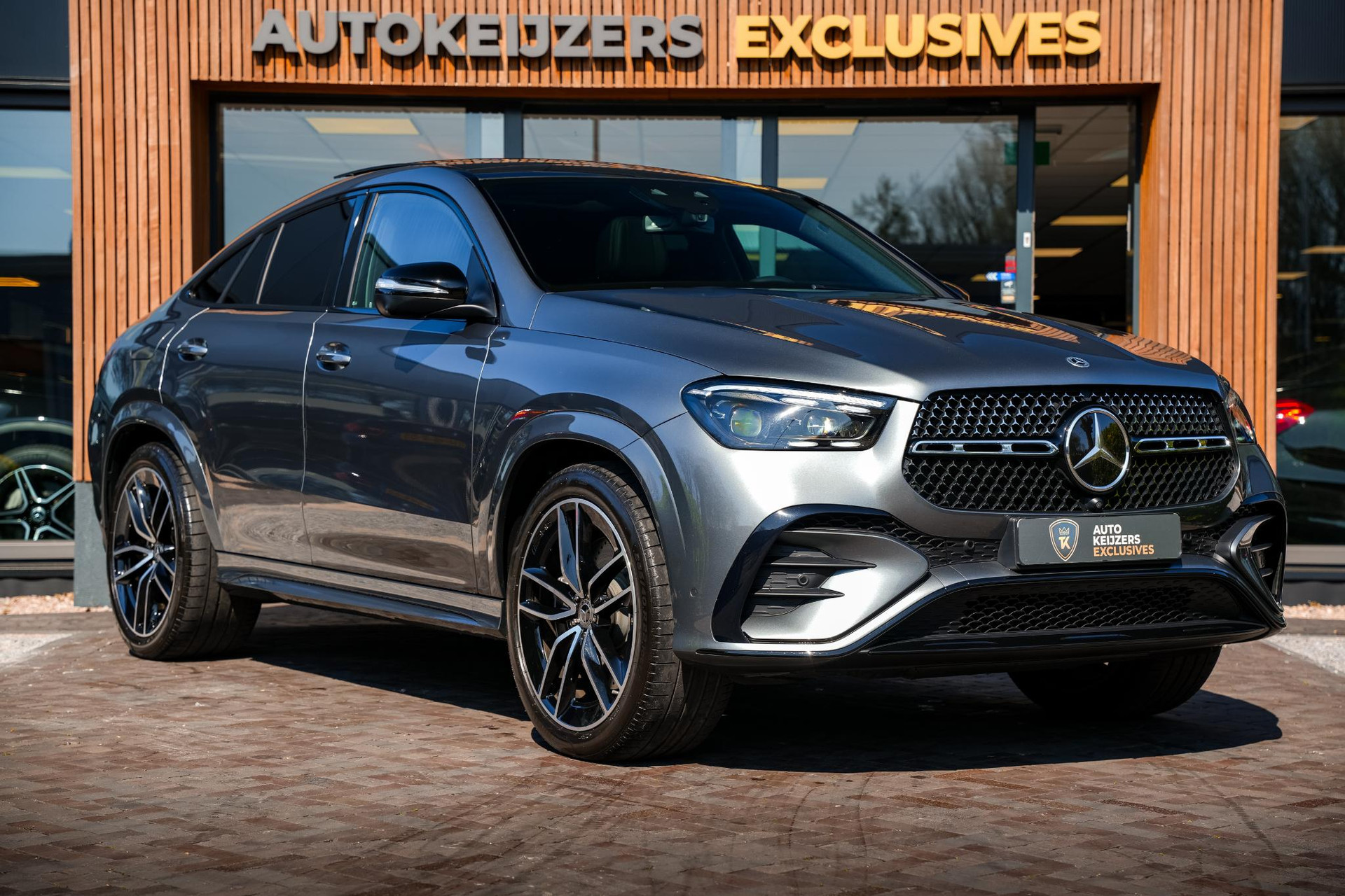 Mercedes-Benz GLE Coupé 400 e 4MATIC AMG Line Premium 2024 SELENITE GRAY 1