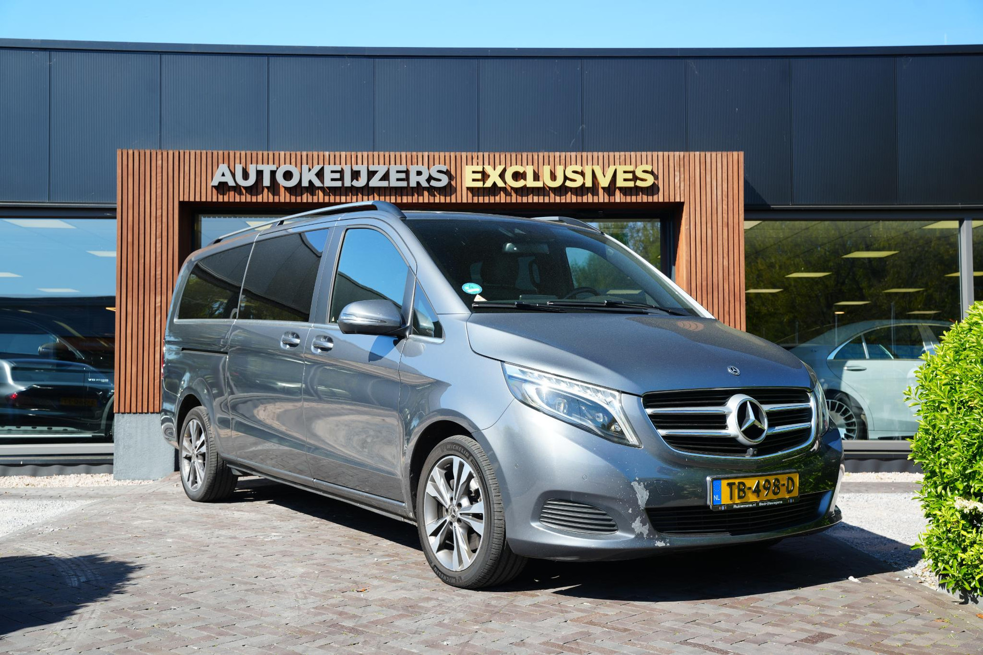 Mercedes-Benz V-Klasse 250d Extra Lang Avantgarde Edition 2018  1