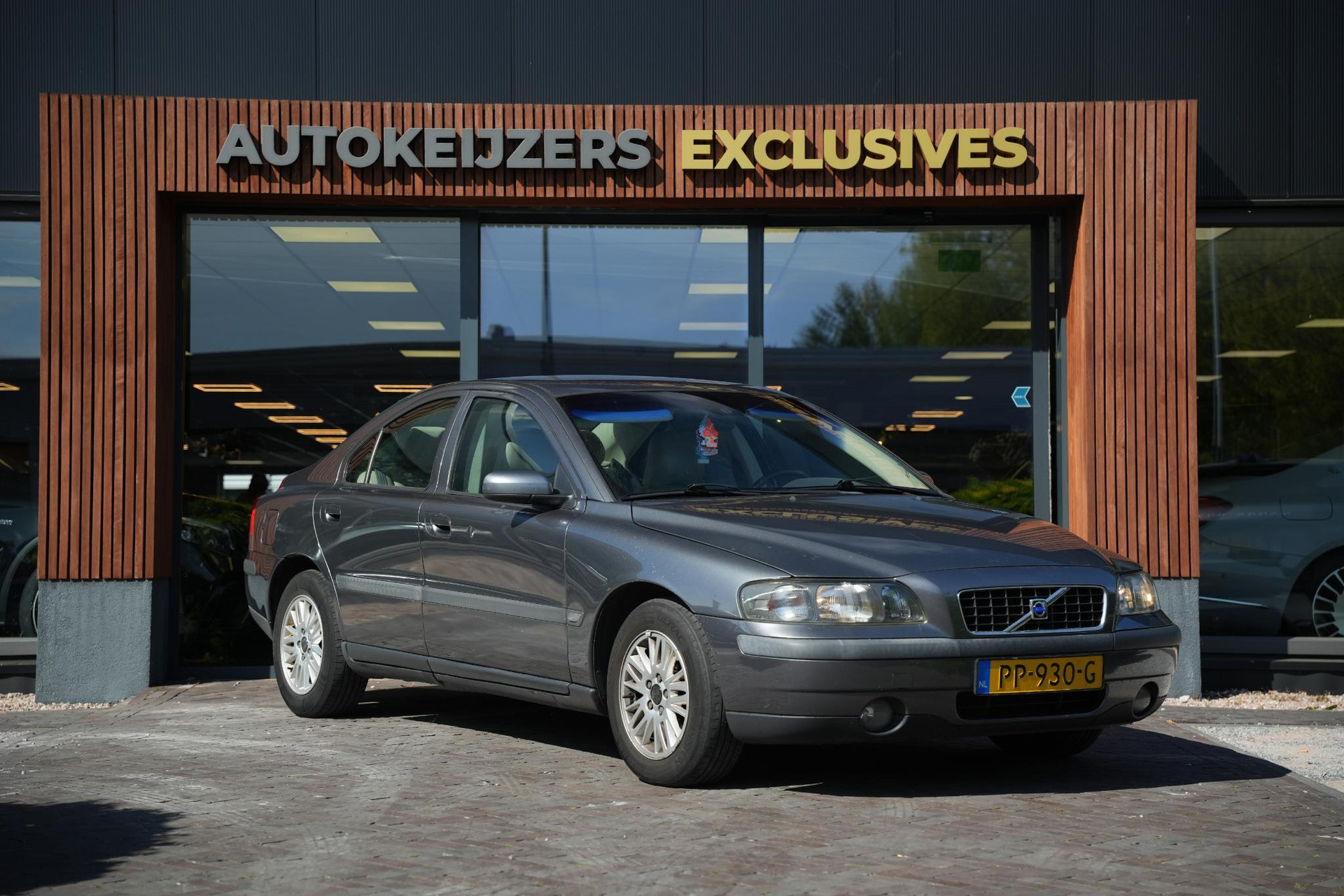 Volvo S60 2.4 Sports Edition 2004 TITANIUM GREY PEARL (455) 1