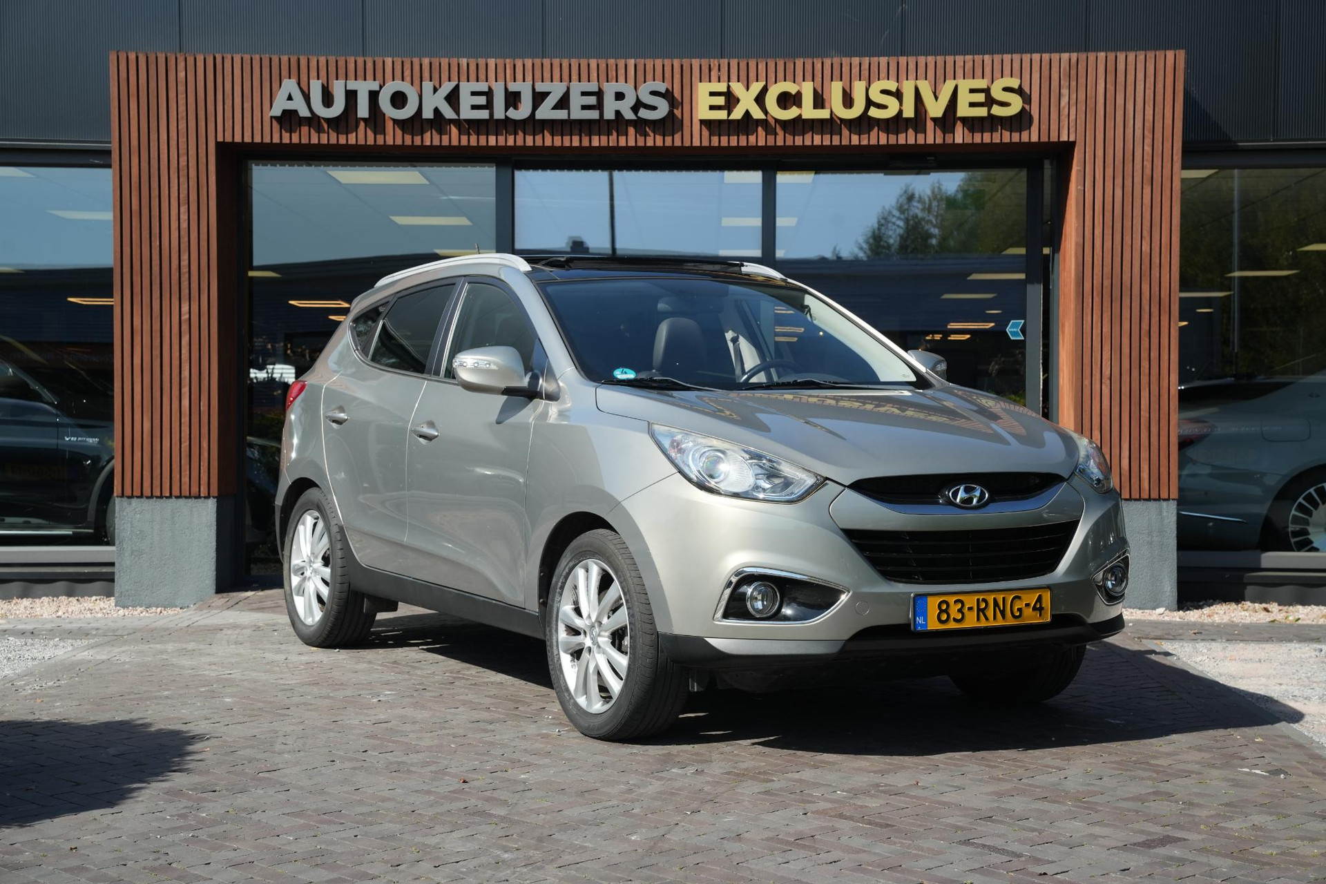 Hyundai ix35 2.0i 4WD i-Catcher 2011 Sirius Silver Metallic (AA3) 1