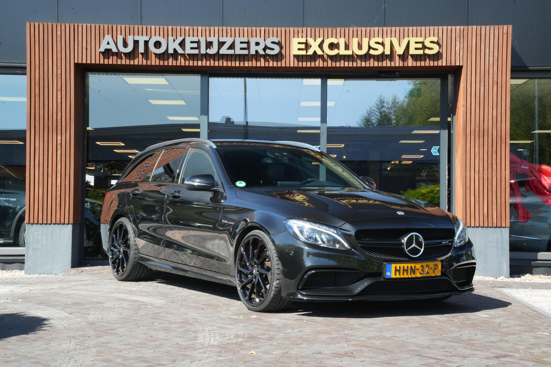 Mercedes-Benz C-Klasse Estate AMG 63 476PK 2015 OBSIDIAN BLACK (197U) 1