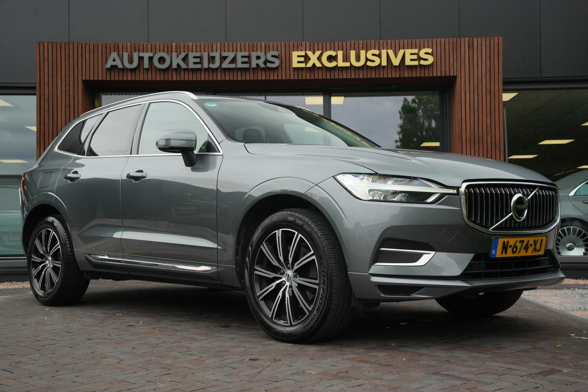 Volvo XC60 2.0 D4 Inscription 2019 OSMIUM GREY (714) 1