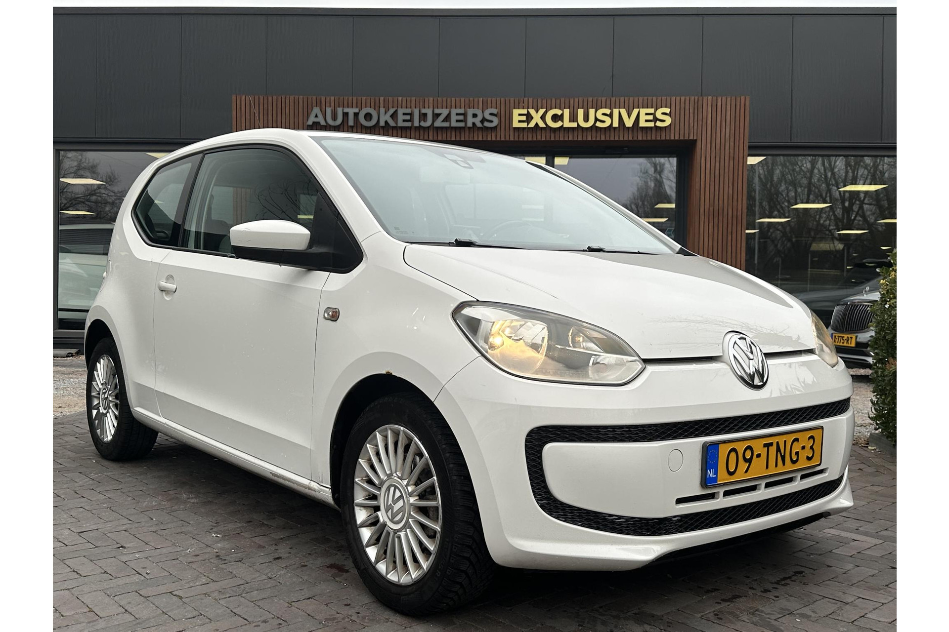 Volkswagen up! 1.0 move up! 2012 Candy white 1