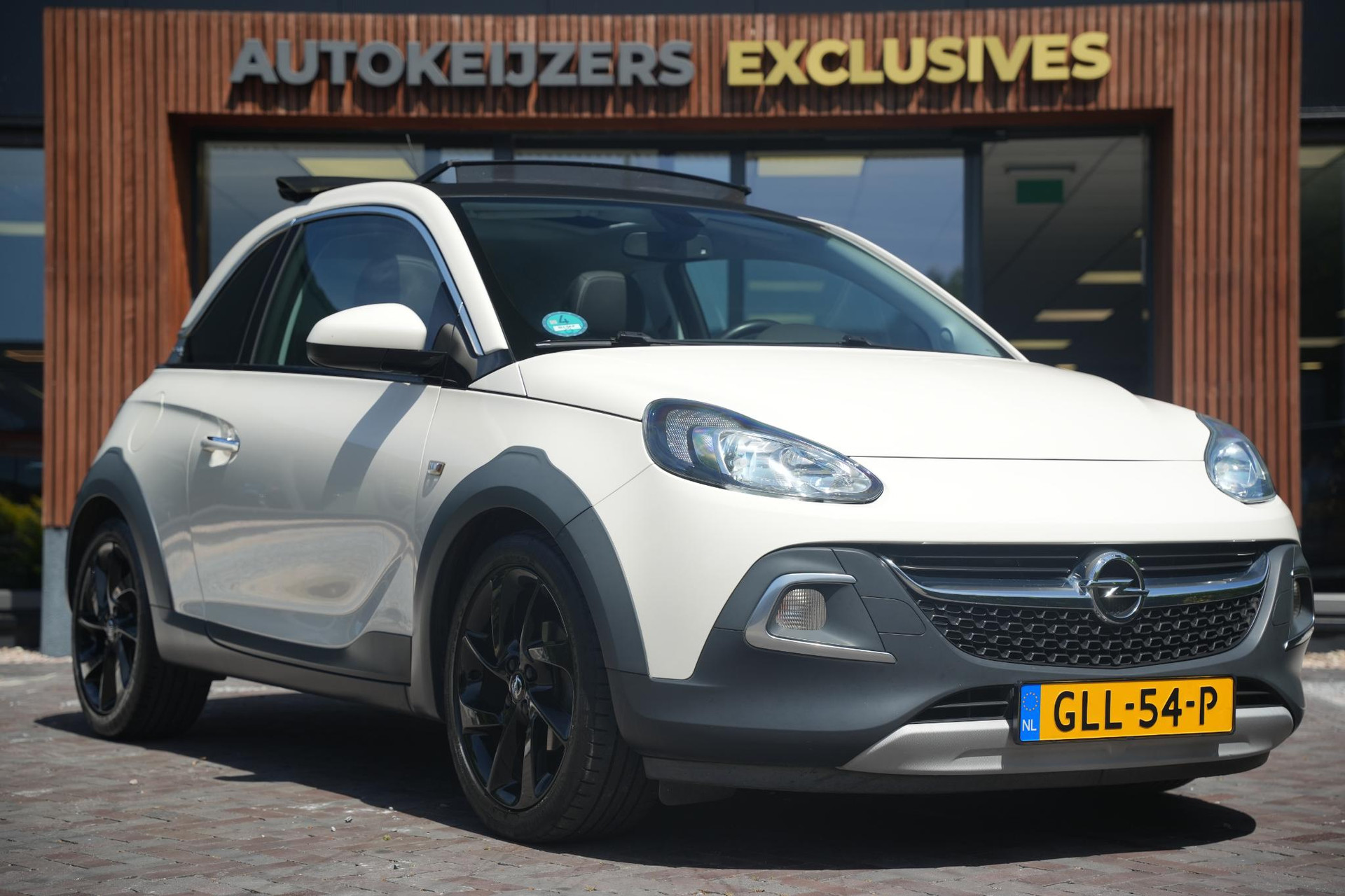 Opel ADAM 1.4 Glam Favourite 2015  1