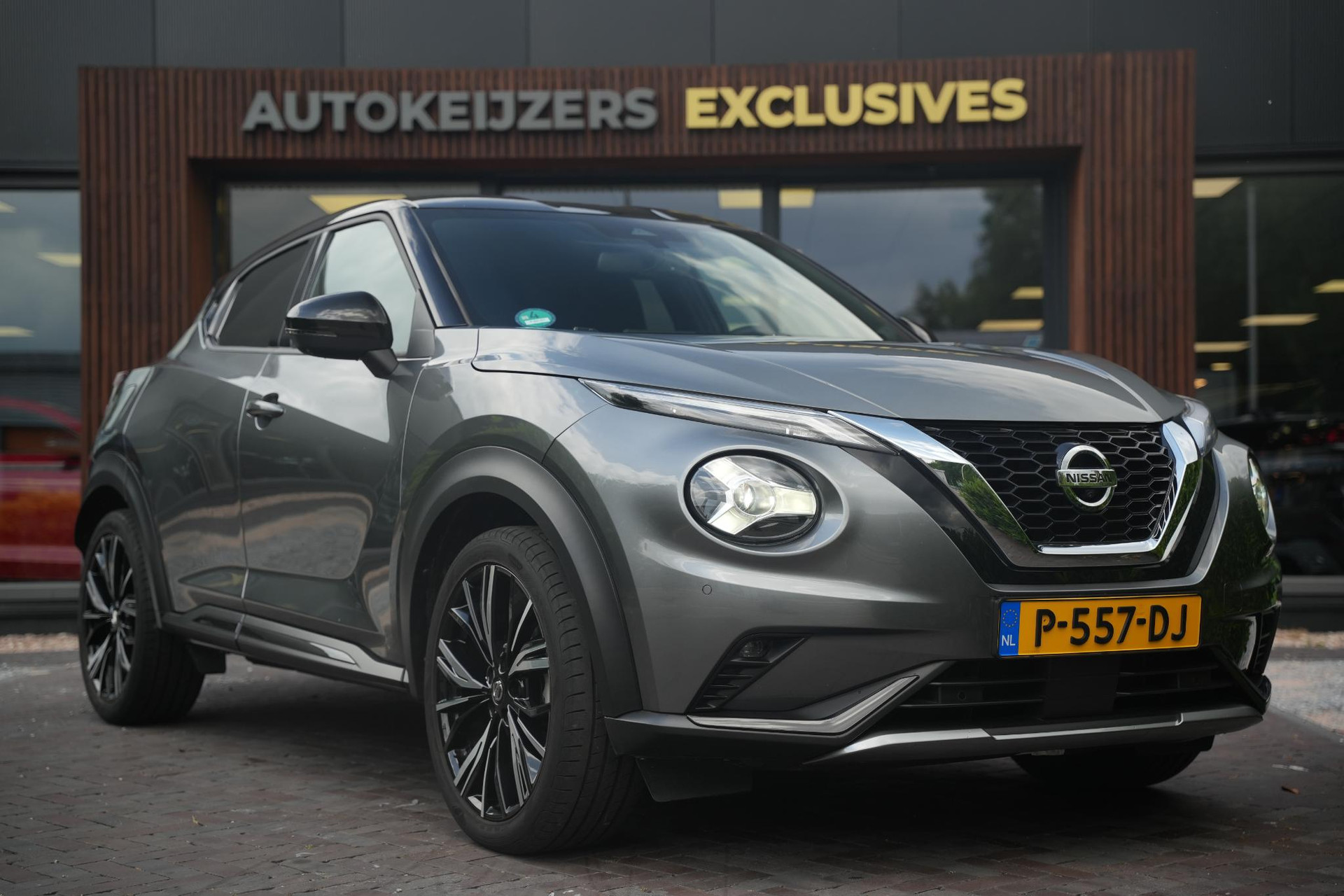 Nissan Juke 1.0 DIG-T N-Design 2022 Two-tone(dark grey & black) 1