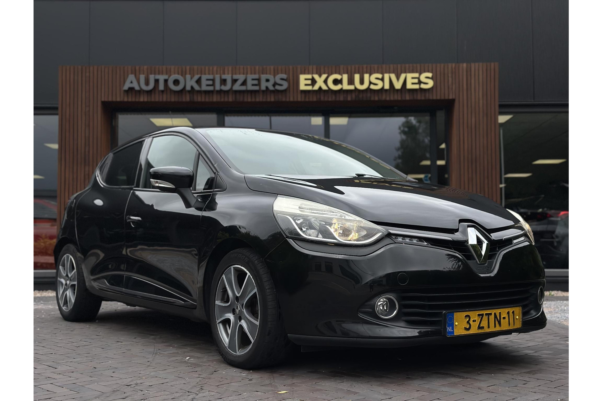 Renault Clio 0.9 TCe Expression 2015 Noir etoile gne  1