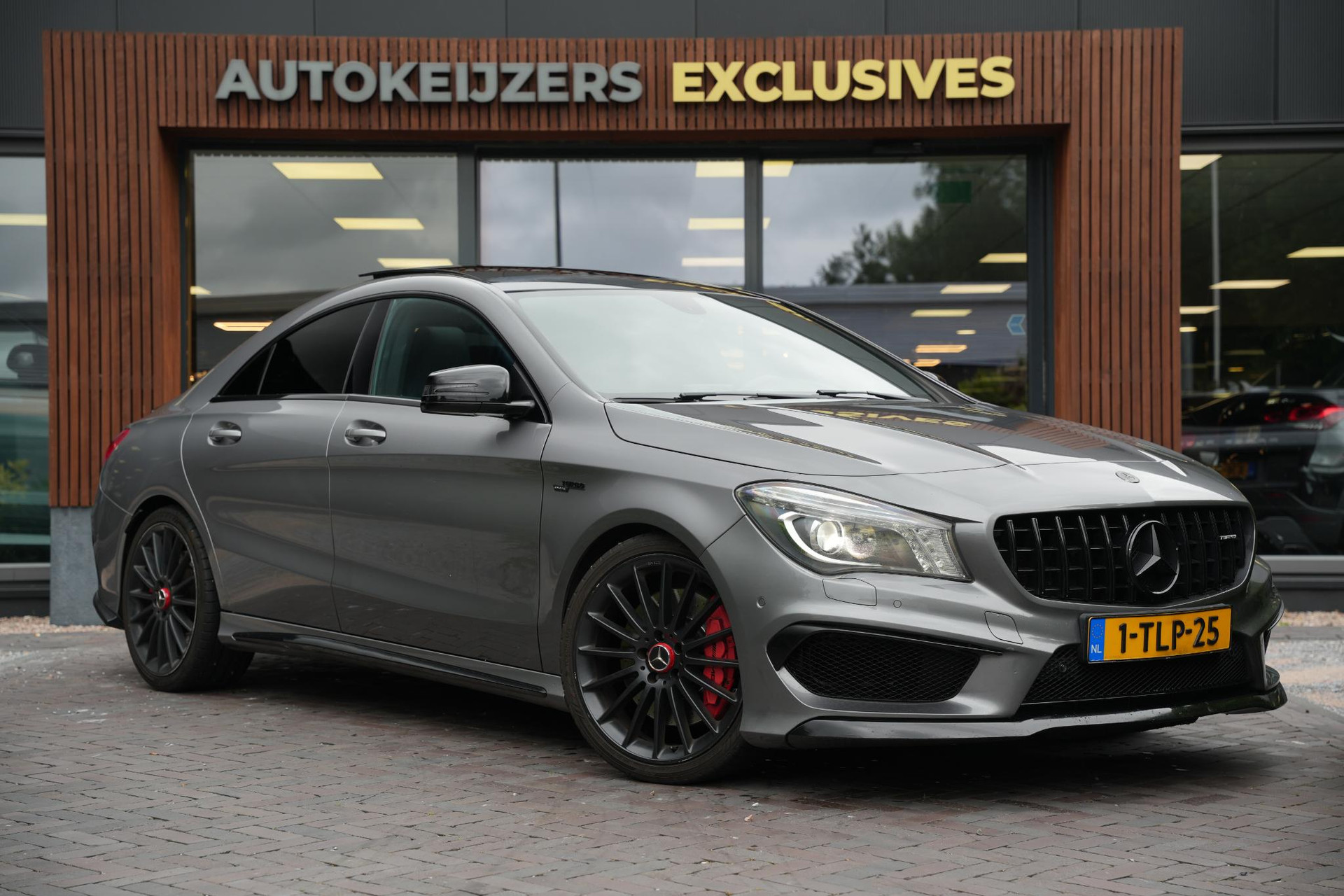 Mercedes-Benz CLA-Klasse AMG 45 4MATIC 2014 MOUNTAIN GRAY - METALLICH FINISH (787U) 1