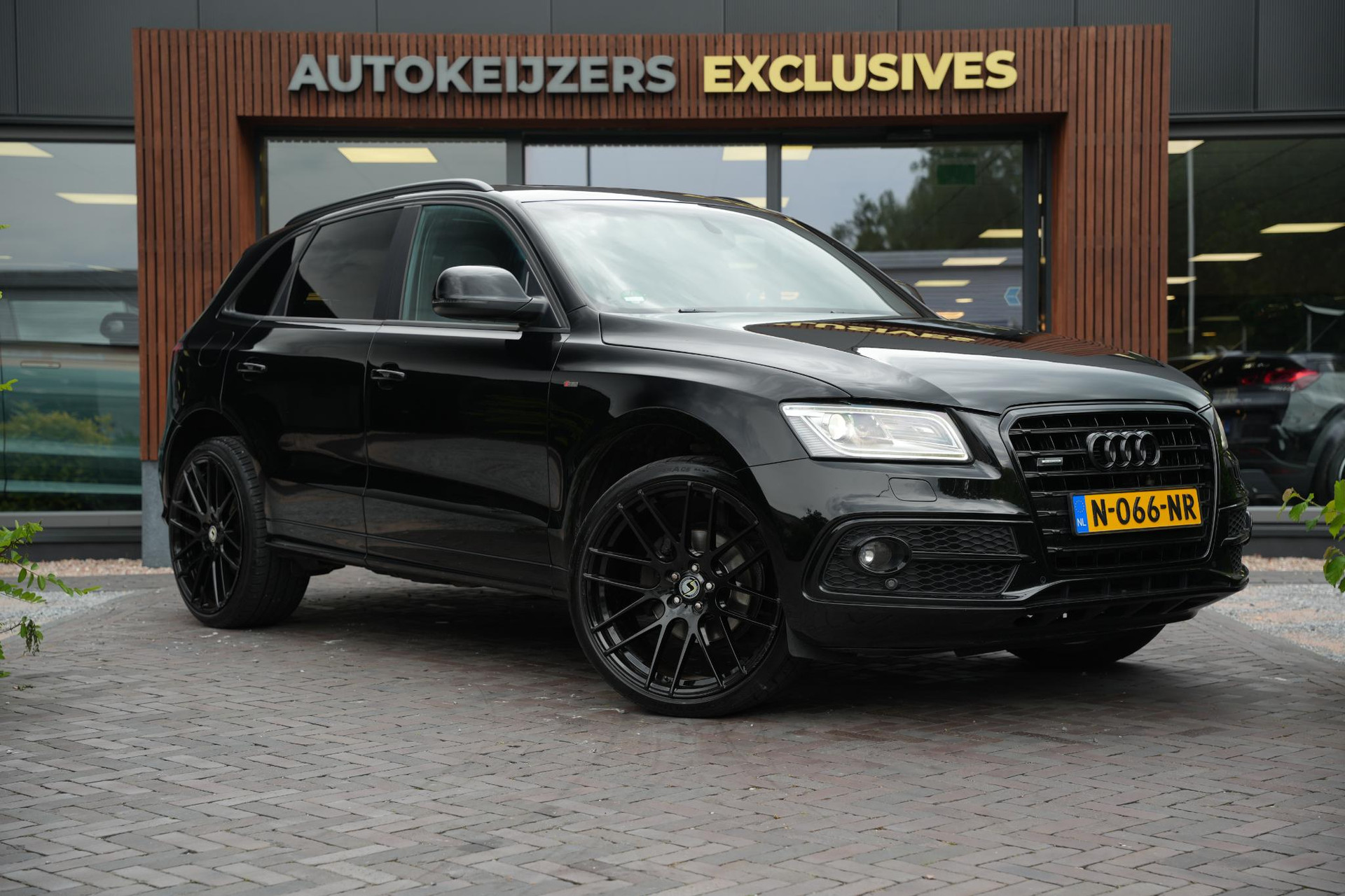 Audi Q5 3.0 TFSI quattro S Edition 2012  1