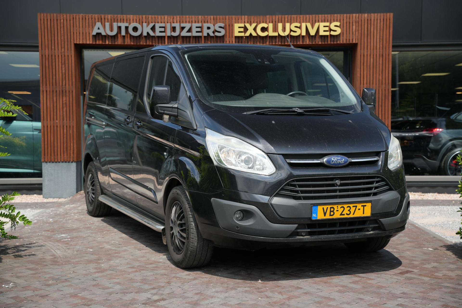 Ford Transit Custom 290 2.2 TDCI L2H1 Limited DC 2013  1