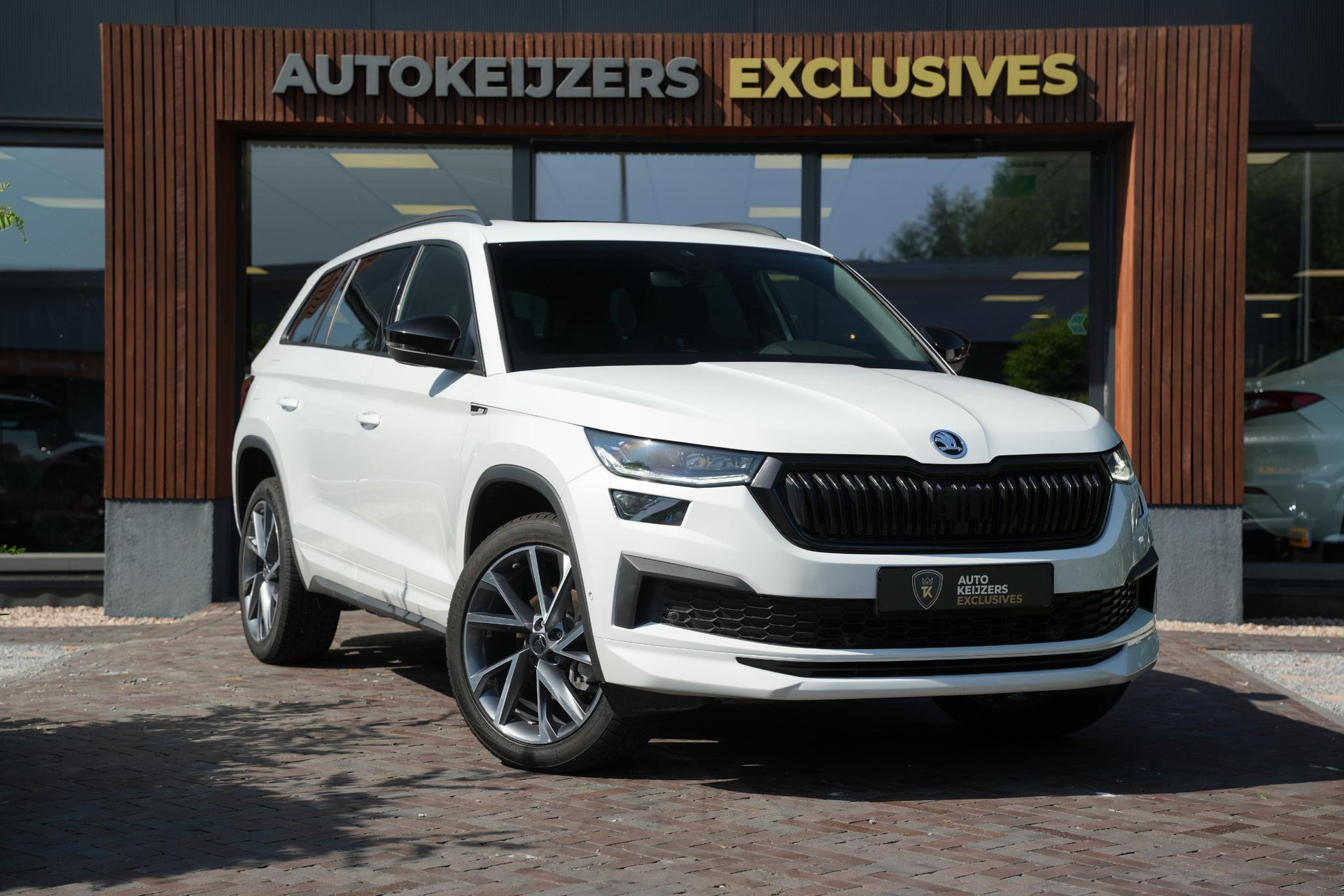 Škoda Kodiaq 1.5 TSI MHEV Sportline Business 7p 2026 Moon white metallic (2Y2Y) 1