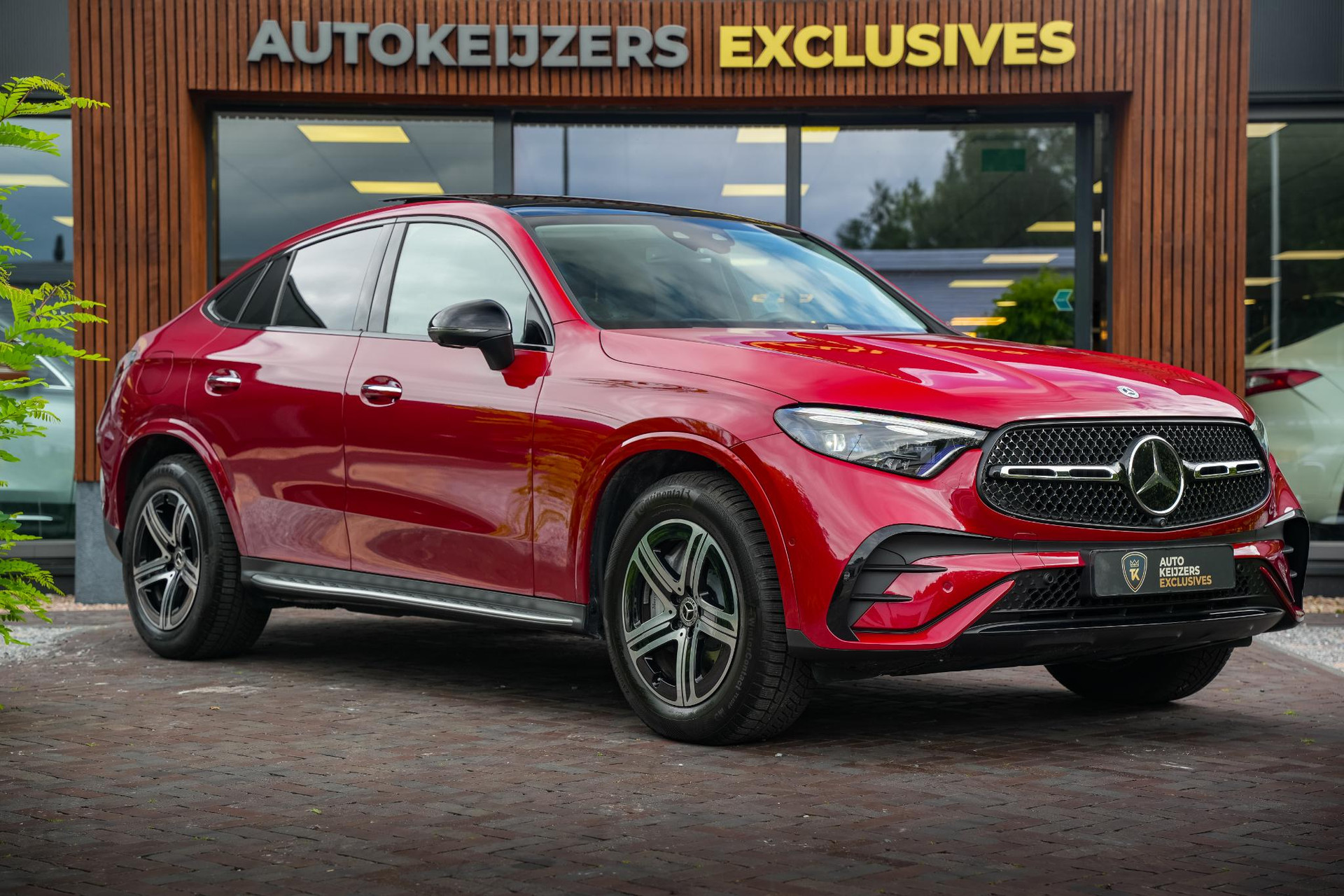 Mercedes-Benz GLC Coupé 400e 4MATIC AMG Line 2026 Patagonia red - Metallic finish (993U) 1